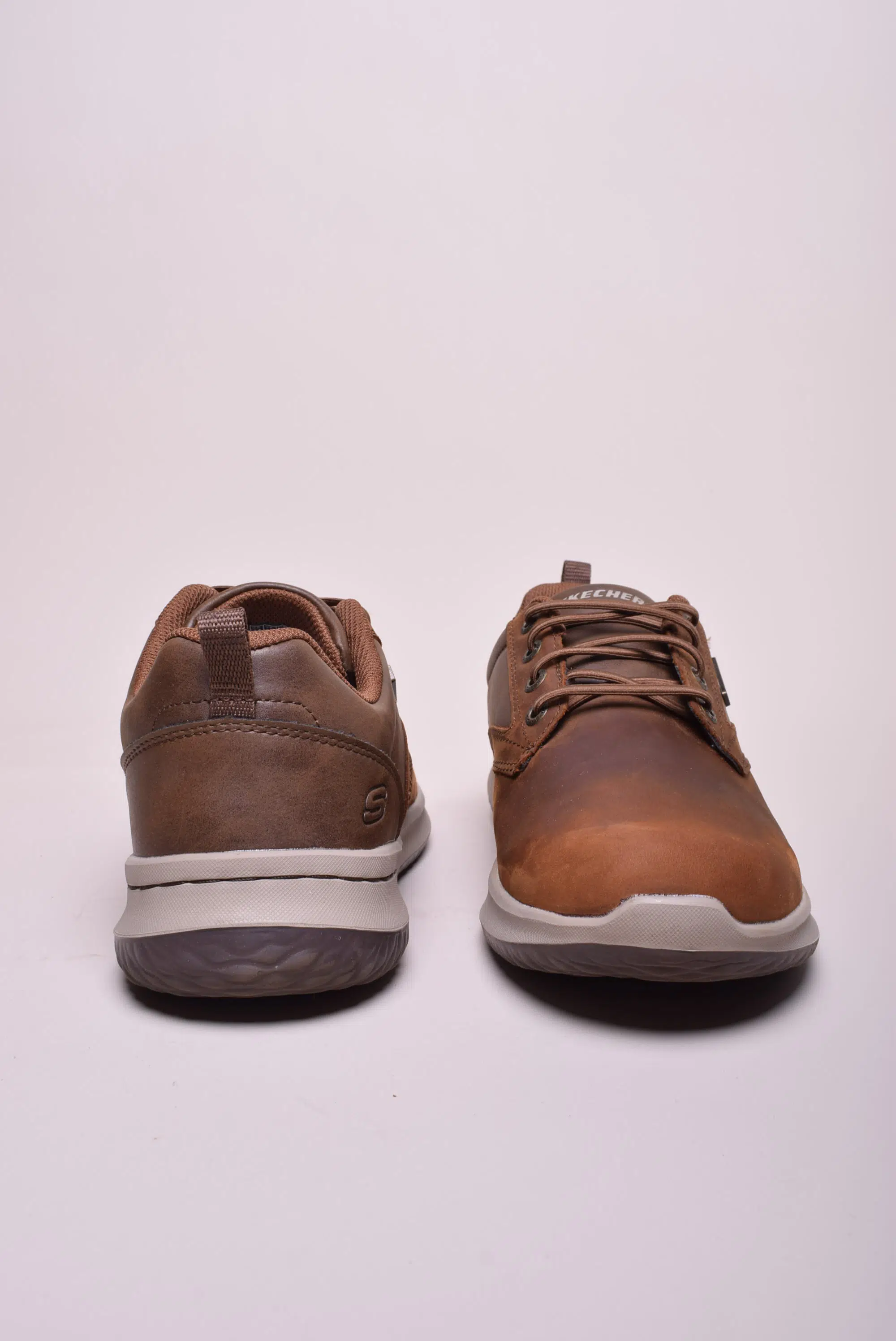 Sneakers barbati impermeabili [3]