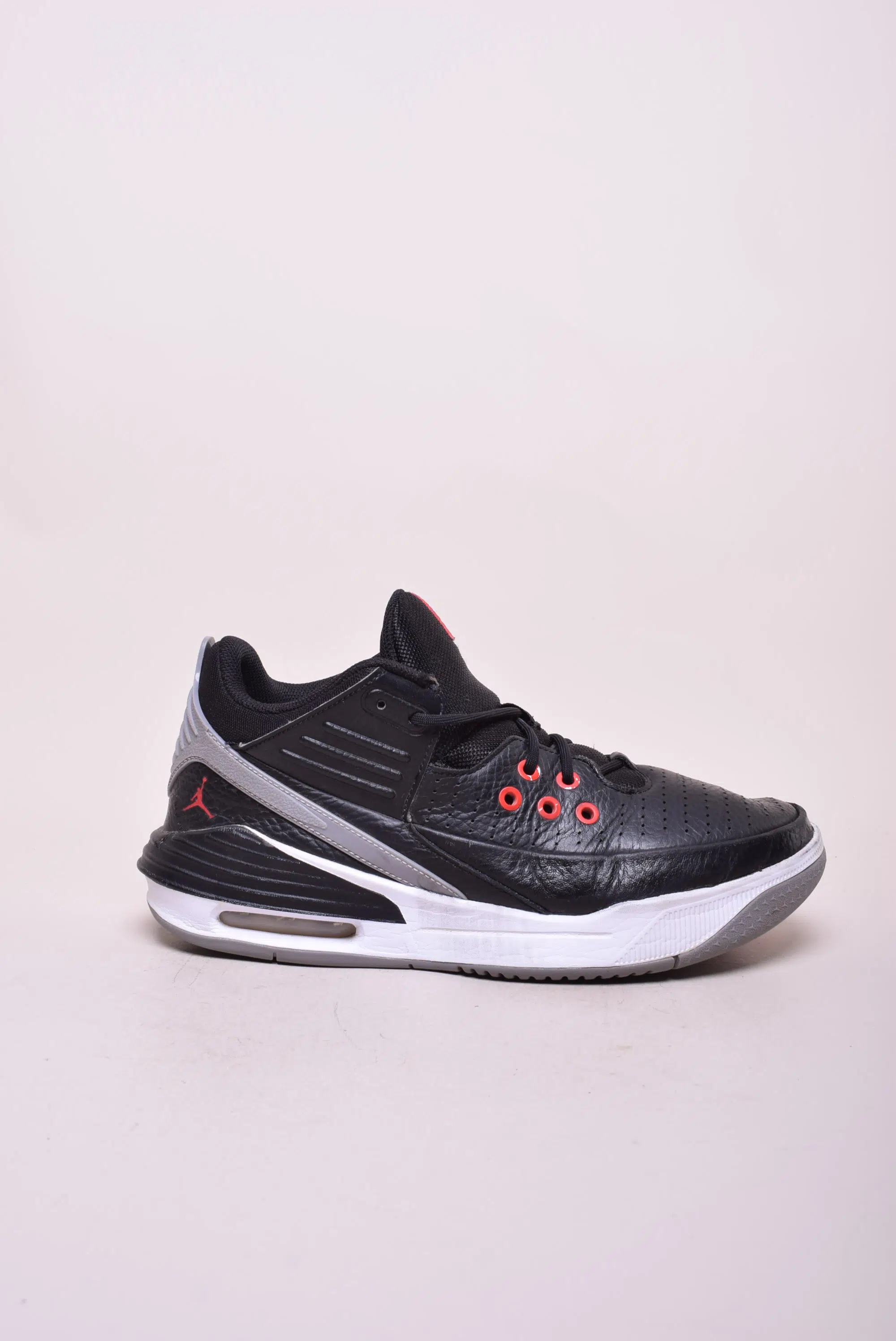 Sneakers barbati Jordan Max Aura 5