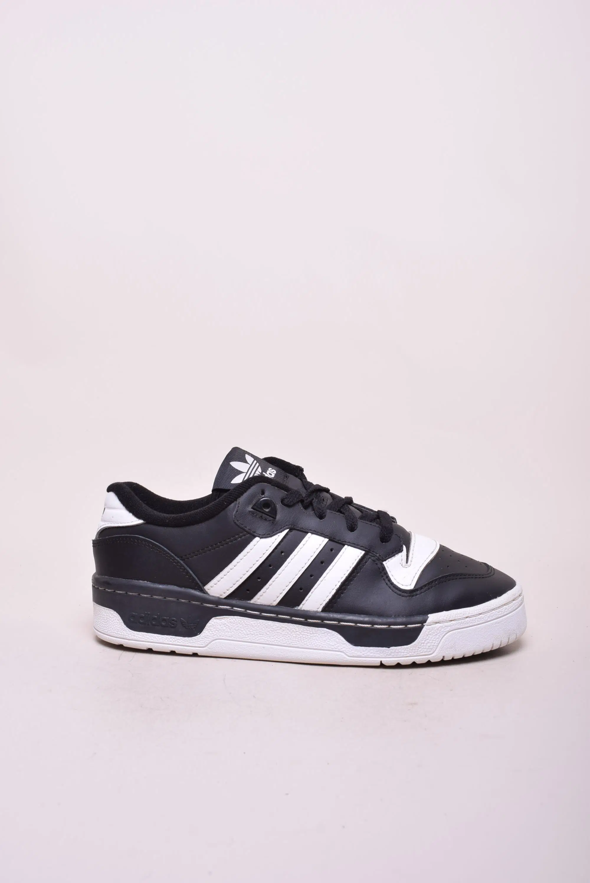 Sneakers barbati Rivalry Low