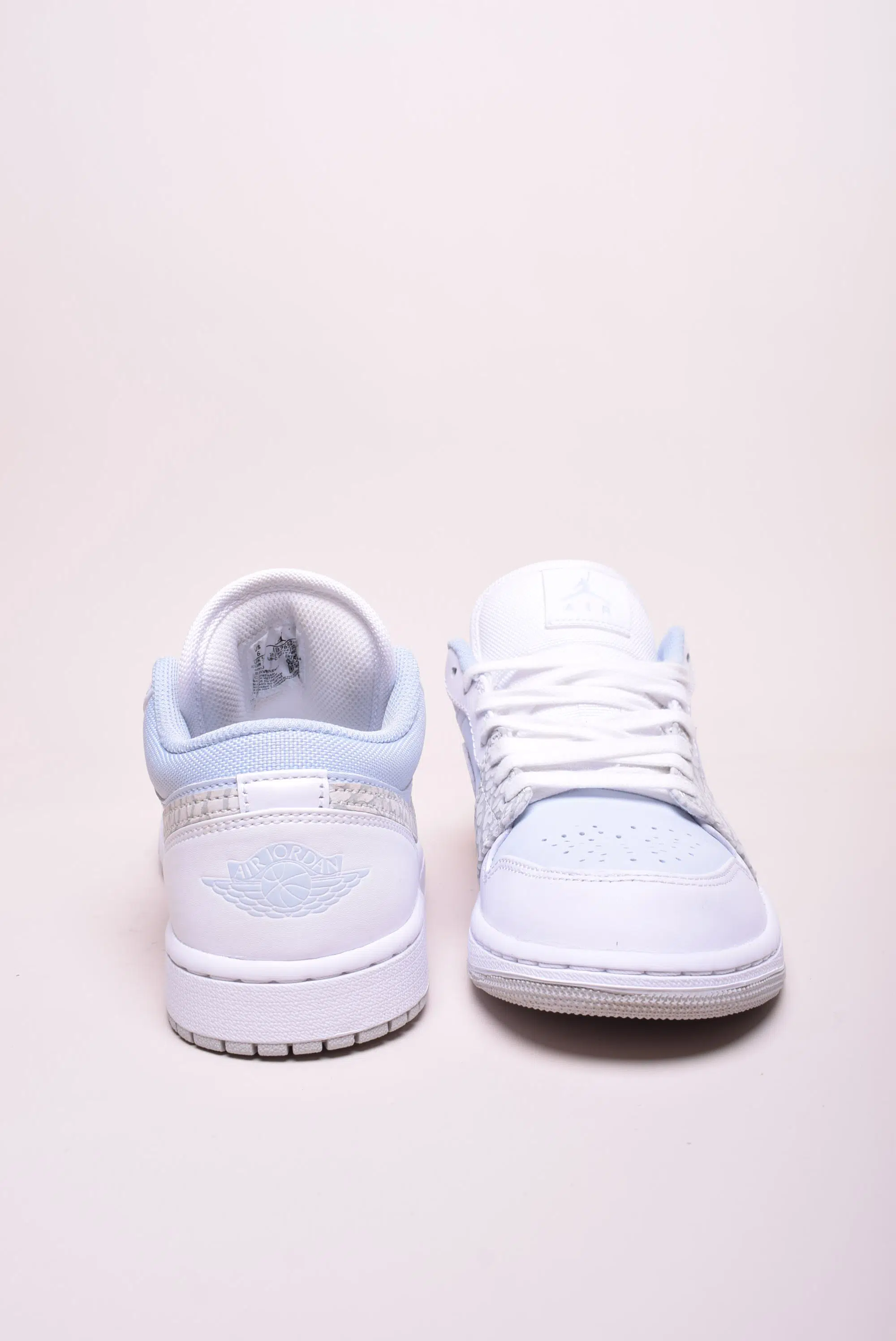 Sneakers dama Air Jordan 1 Low [3]