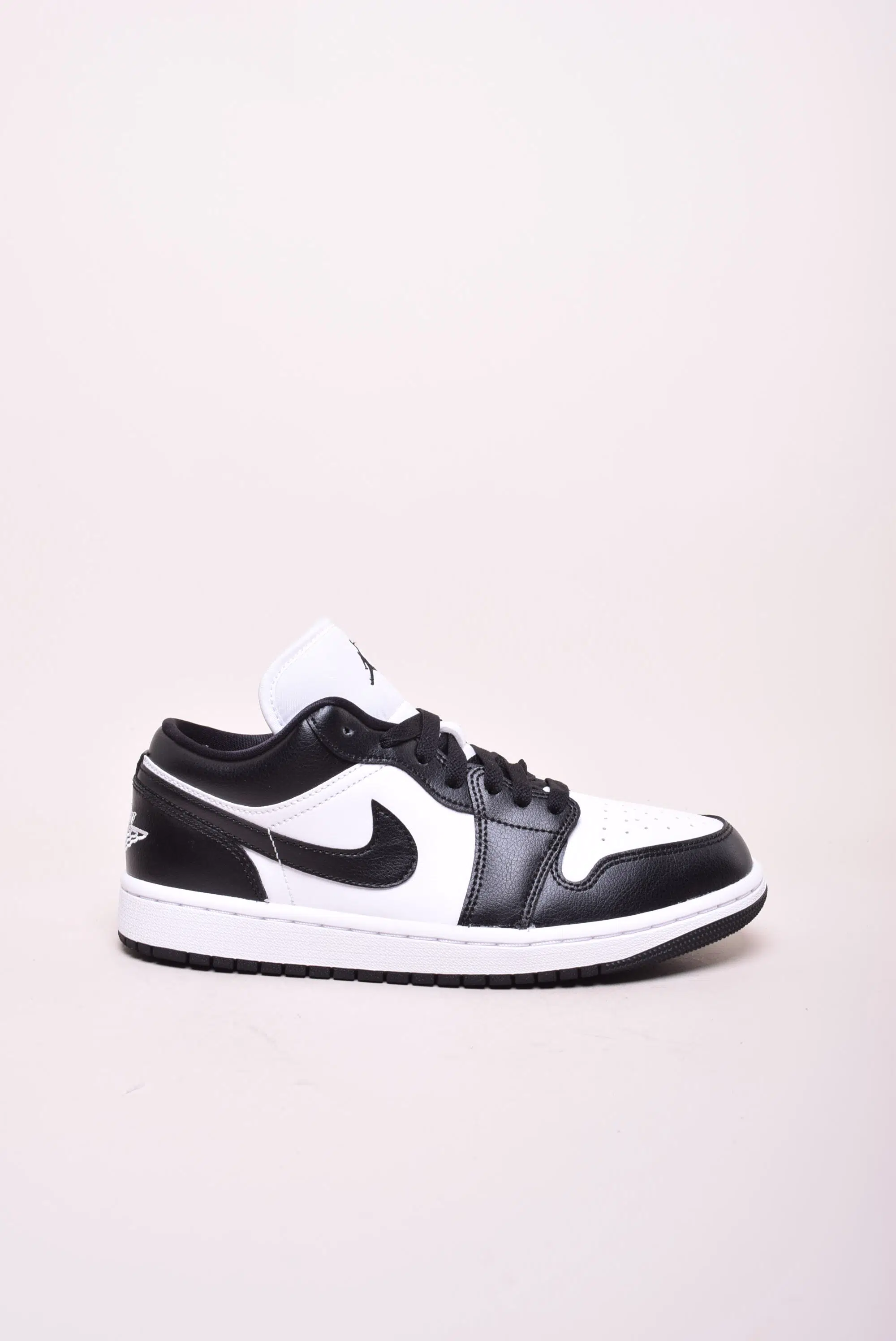 Adidasi dama Air Jordan 1 Low