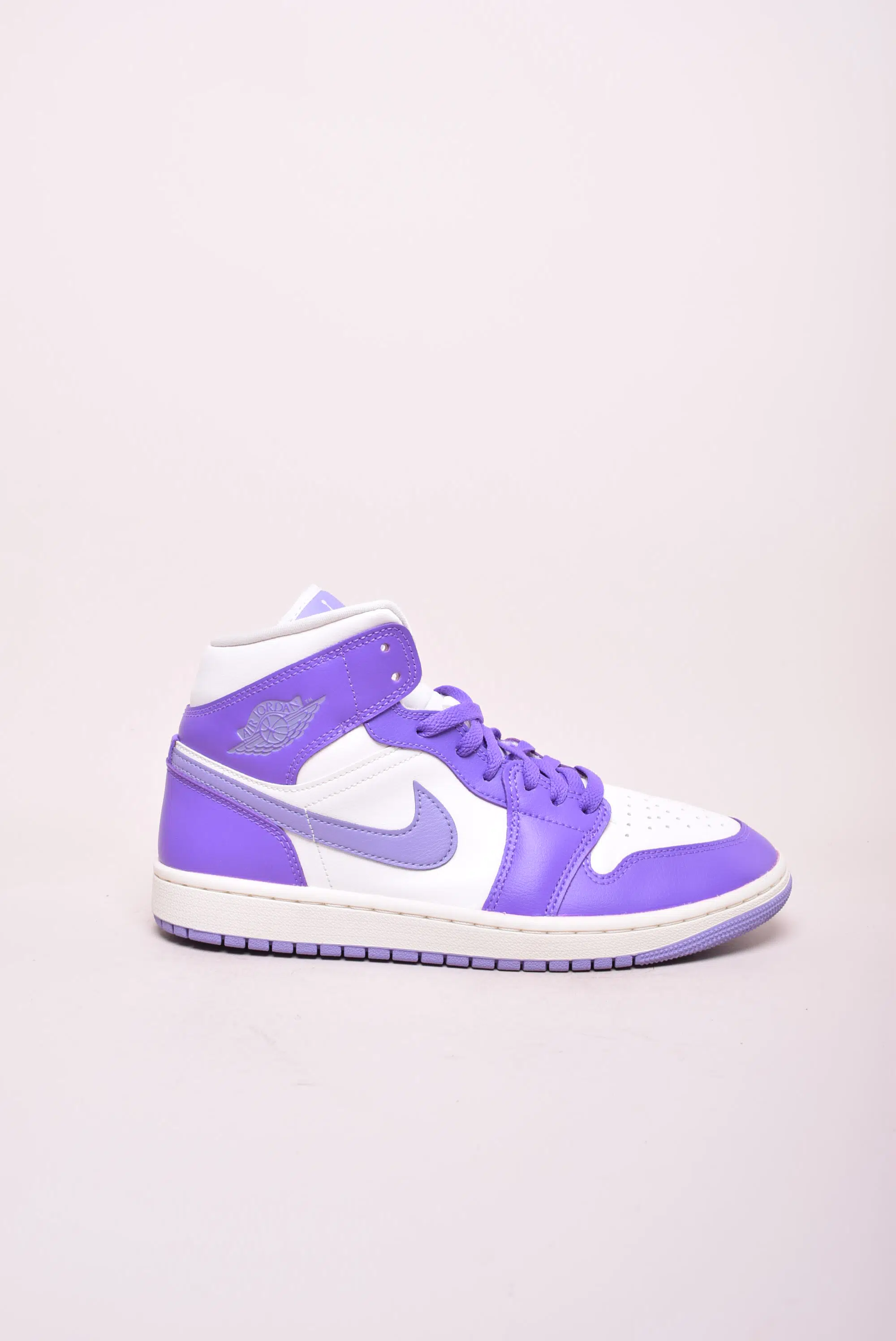 Adidasi dama Air Jordan 1 Mid
