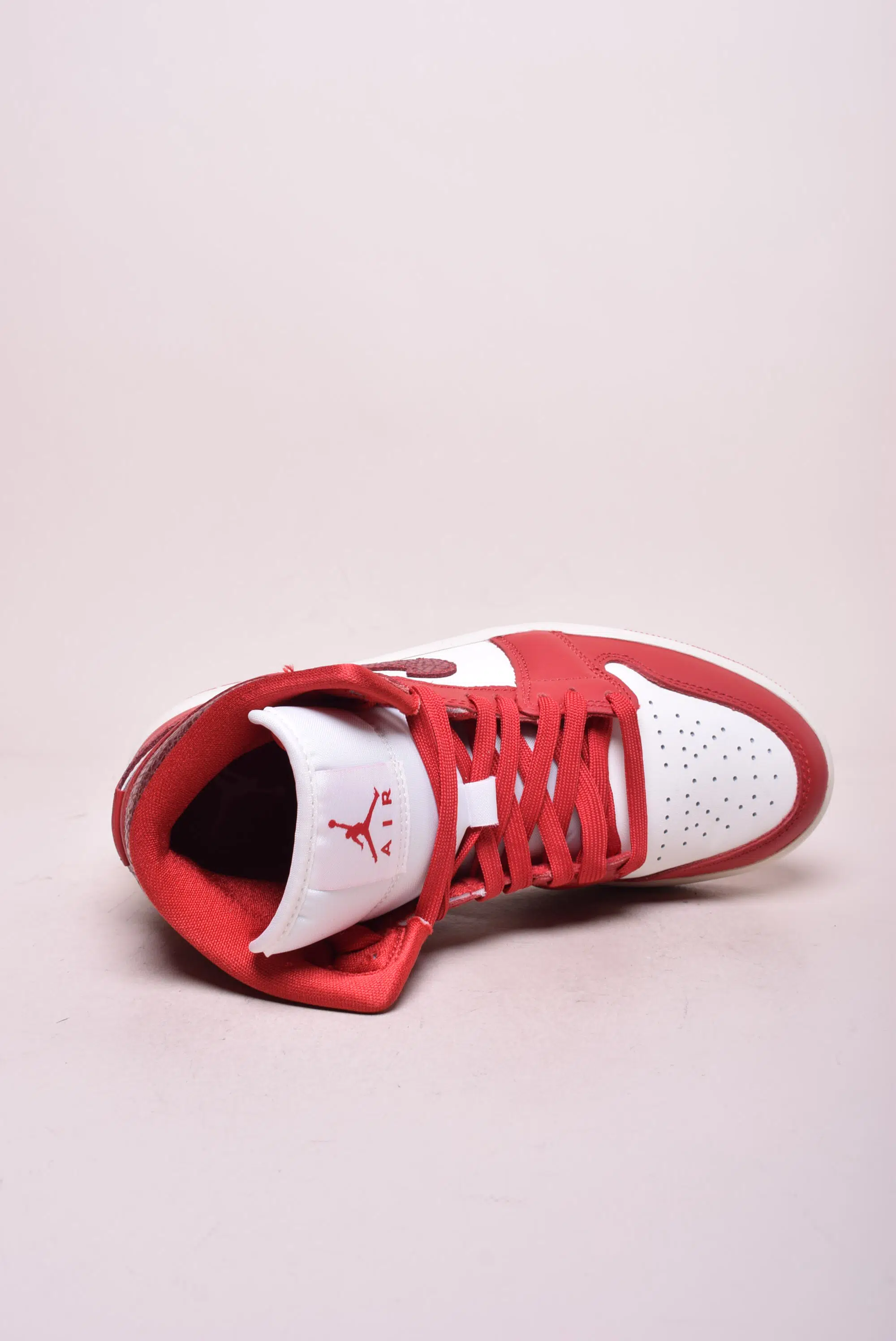 Sneakers dama Air Jordan 1 Mid [4]