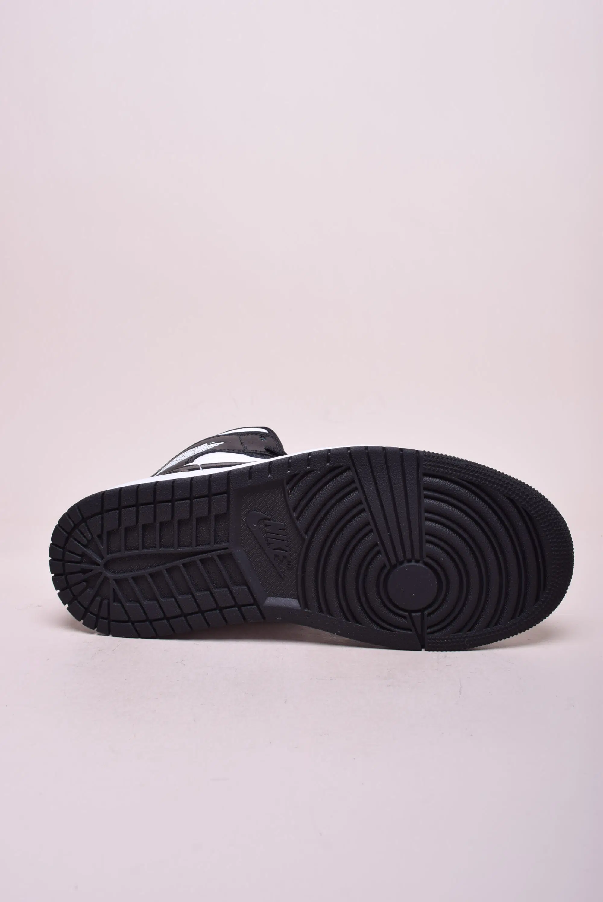 Sneakers dama Air Jordan 1 Mid [2]