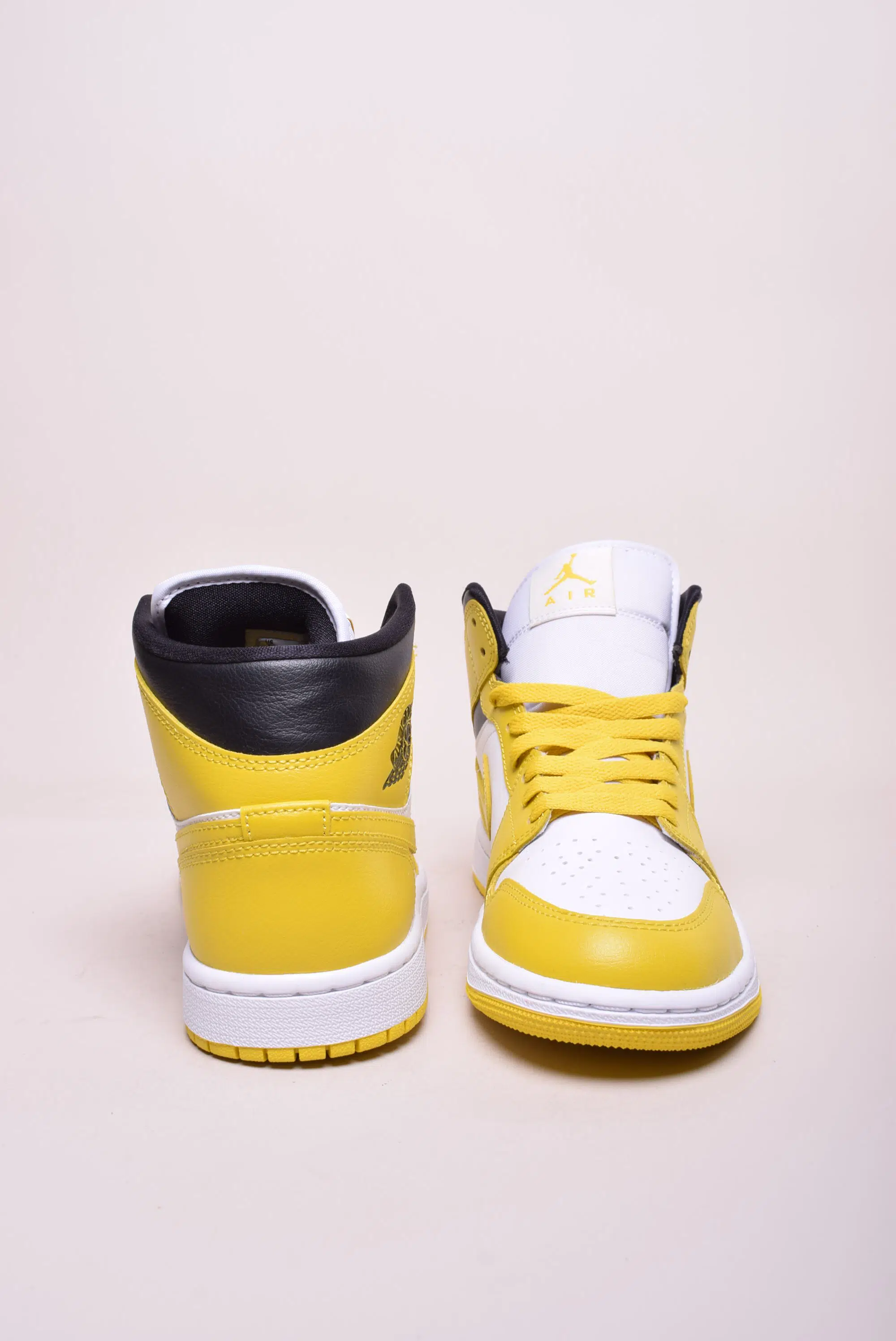 Sneakers dama Air Jordan 1 Mid [3]