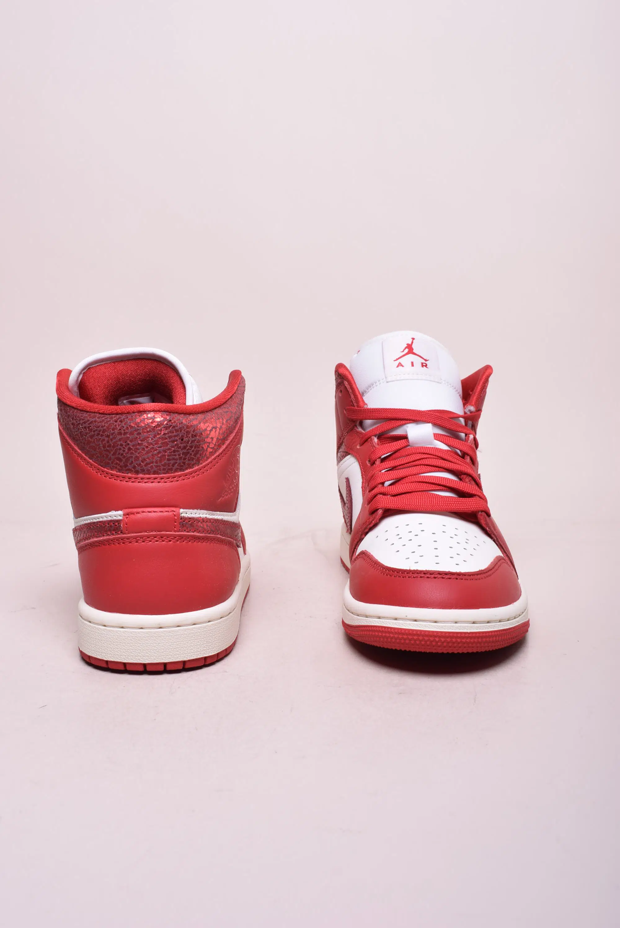 Sneakers dama Air Jordan 1 Mid [3]