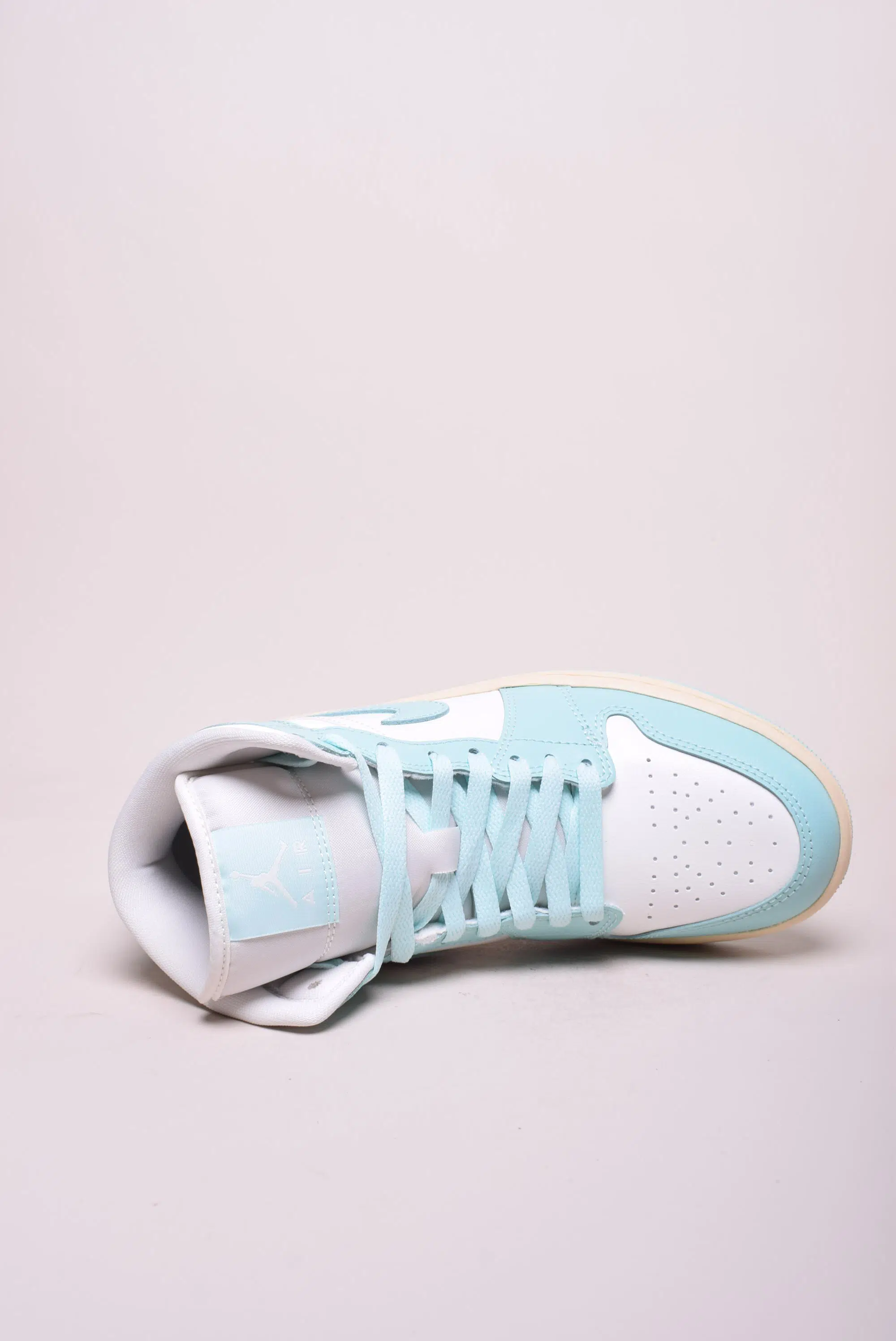 Sneakers dama Air Jordan 1 Mid "Light Dew" [4]