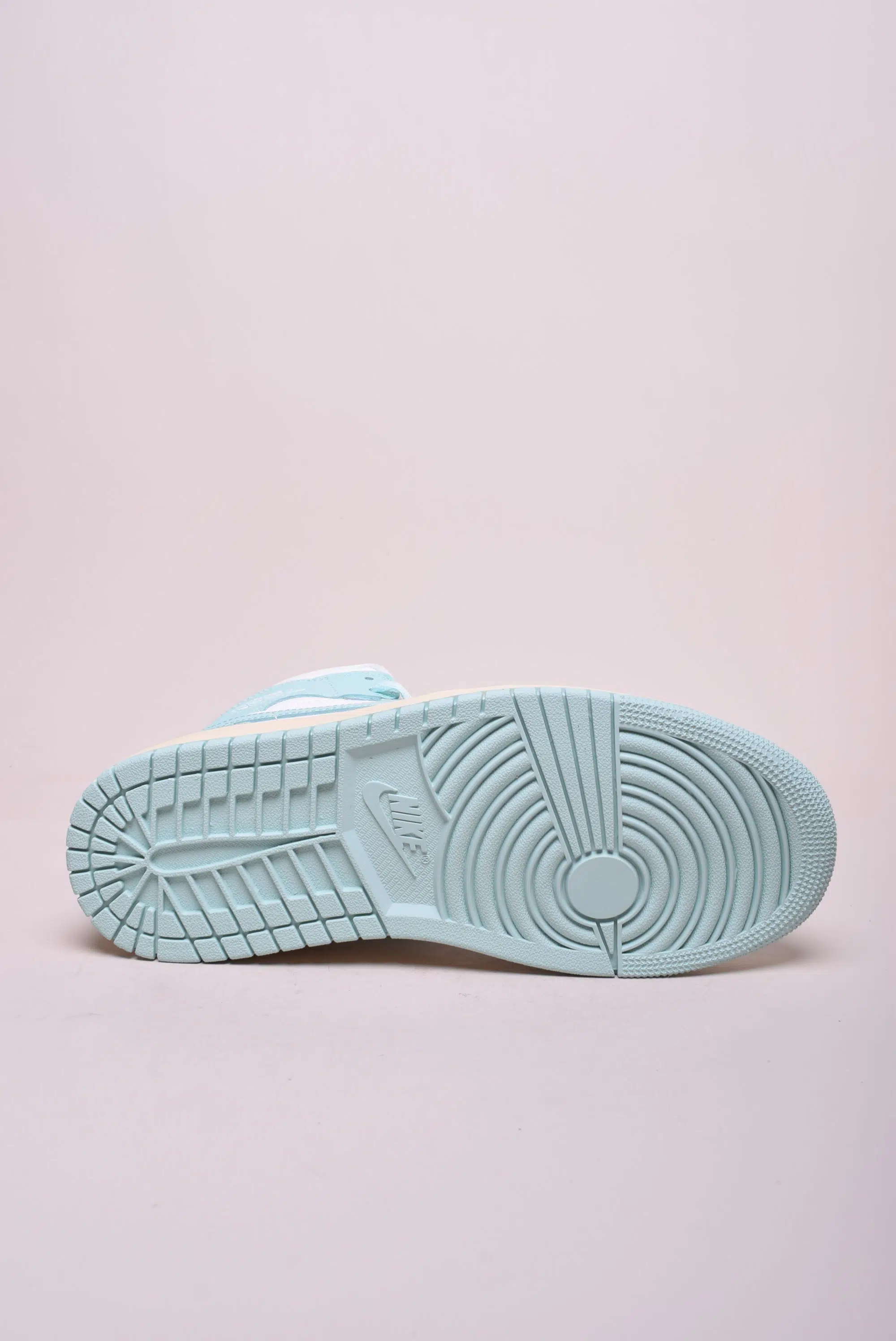Sneakers dama Air Jordan 1 Mid "Light Dew" [2]