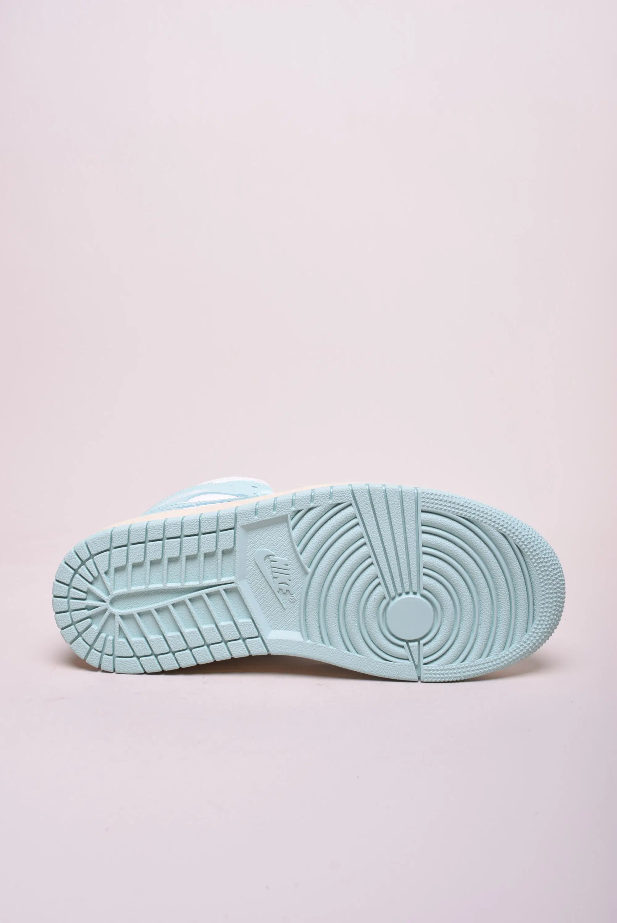 Sneakers dama Air Jordan 1 Mid "Light Dew" [2]