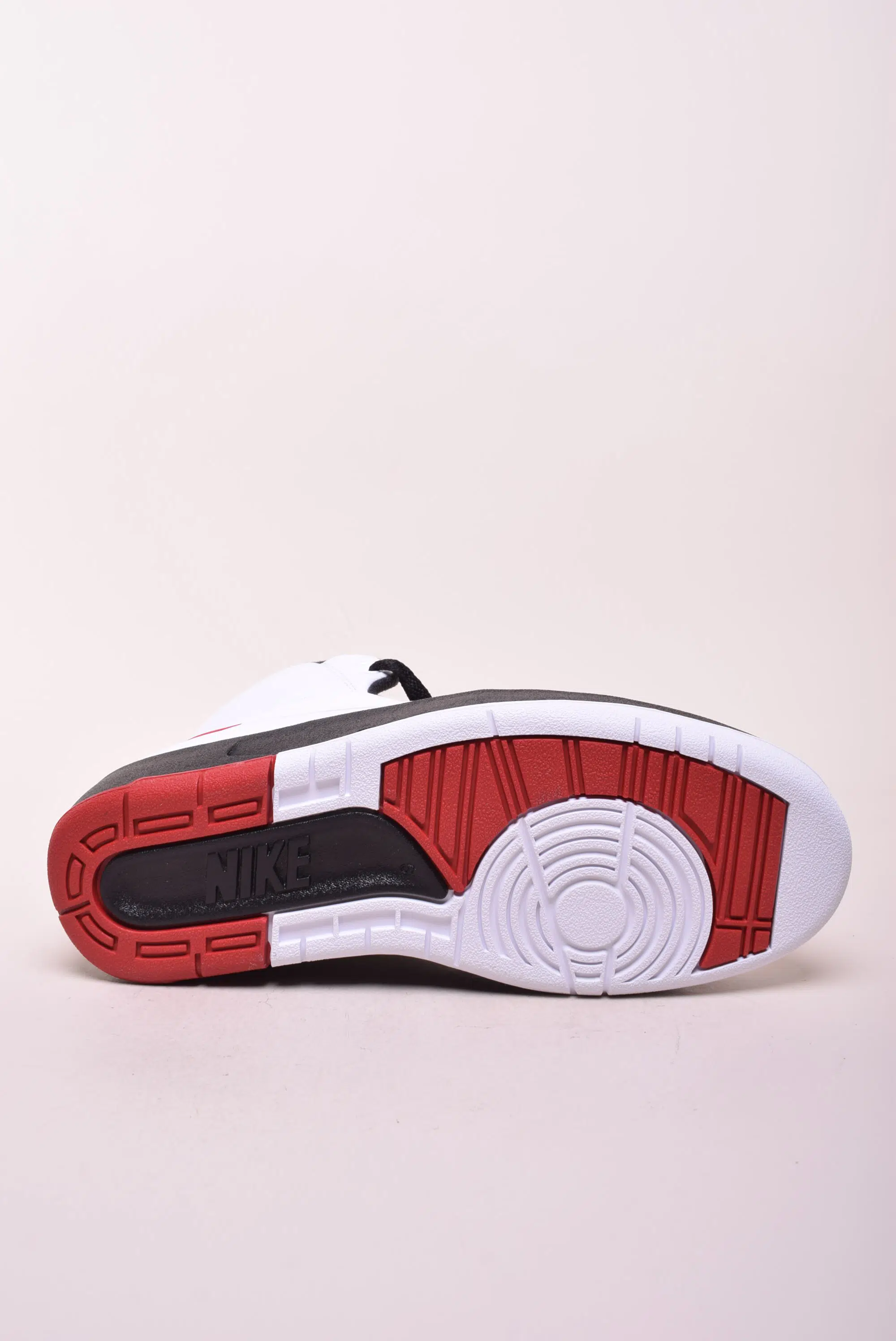 Sneakers dama Air Jordan 2 Retro "Chicago" [2]