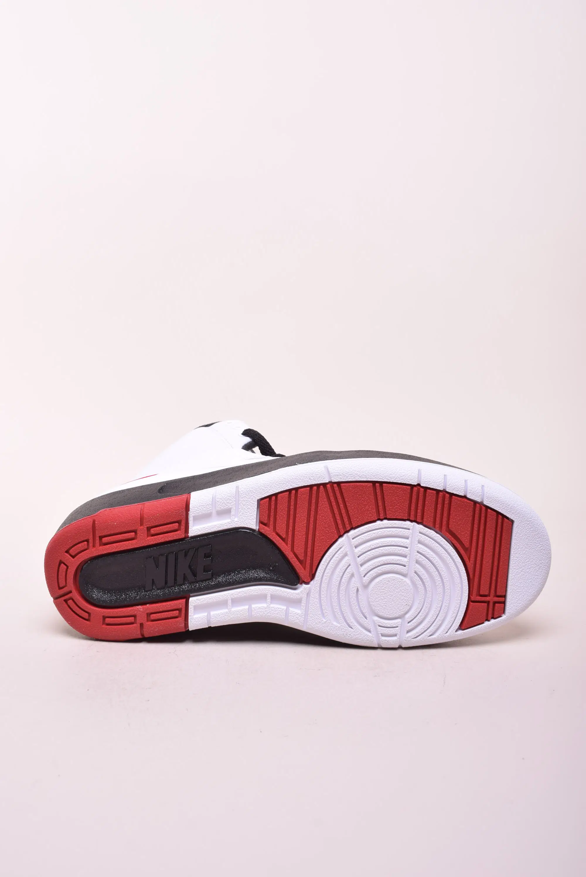 Sneakers dama Air Jordan 2 Retro "Chicago" [2]