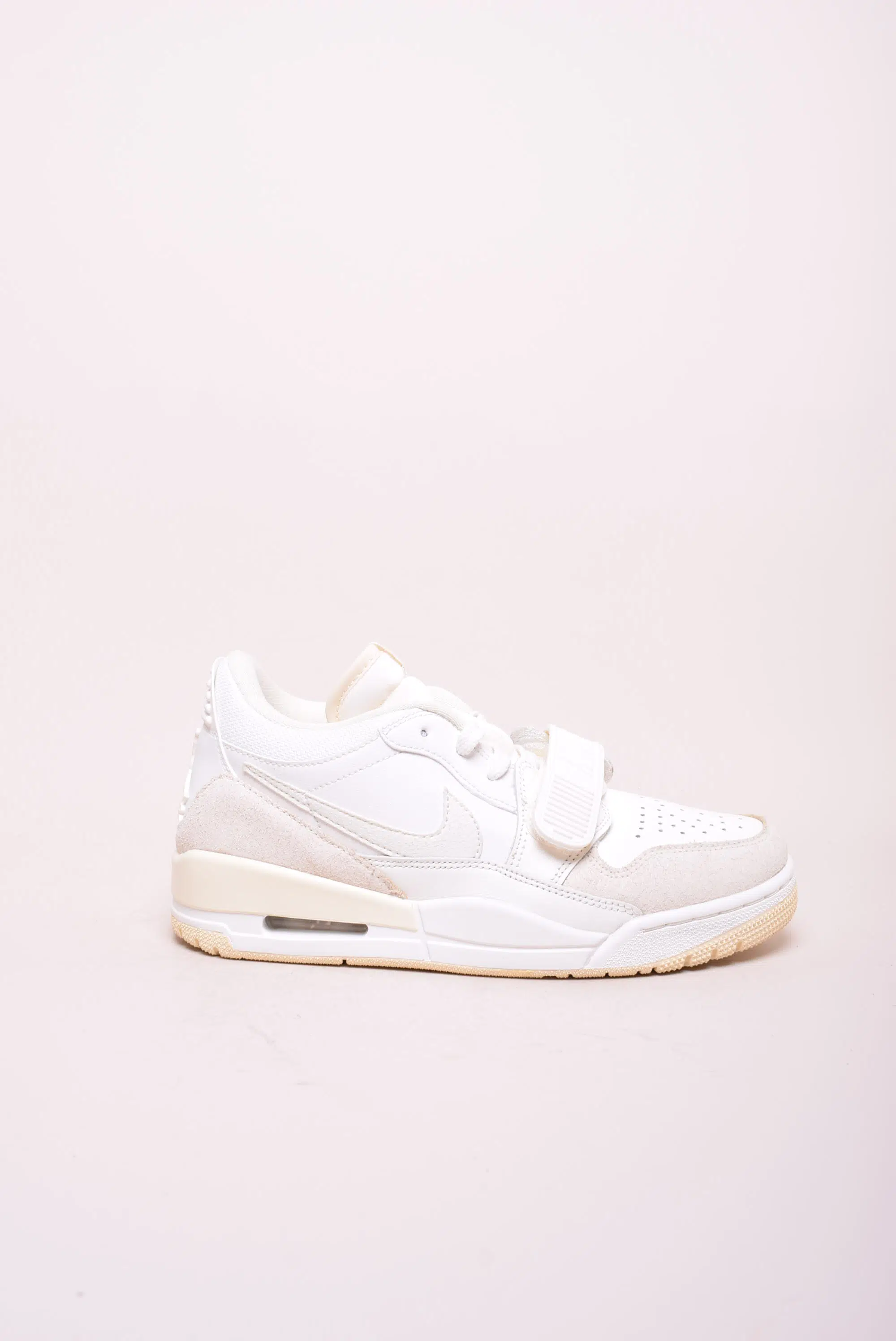 Sneakers dama Air Jordan Legacy 312 Low