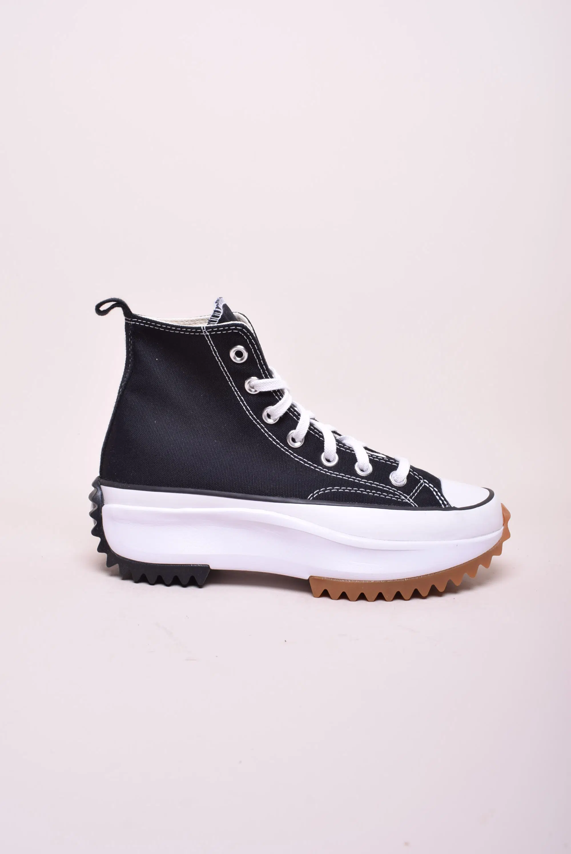Adidasi dama cu platforma Run Star Hike Platform