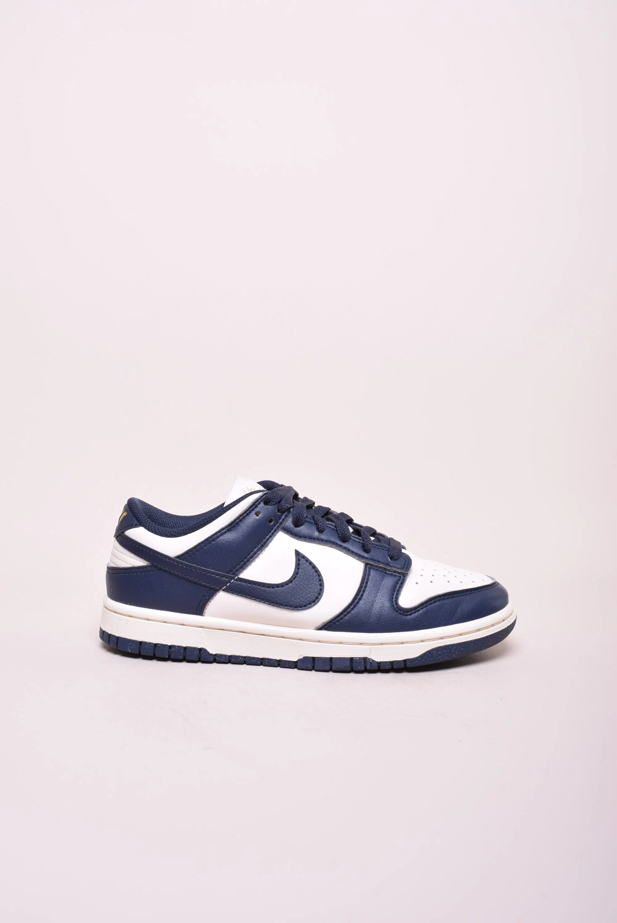 Adidasi dama Dunk Low NN