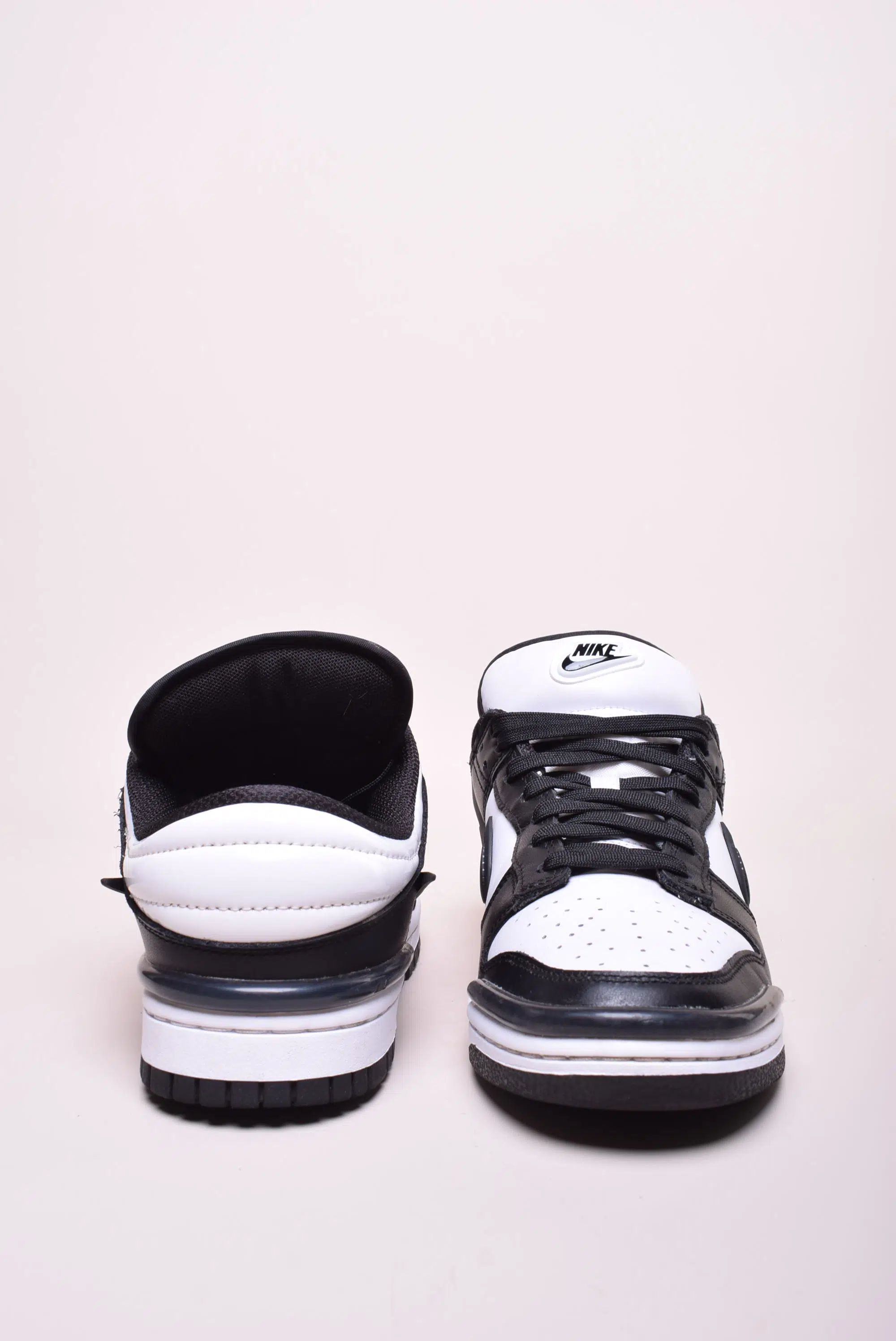 Sneakers dama Dunk Low Twist Panda [3]