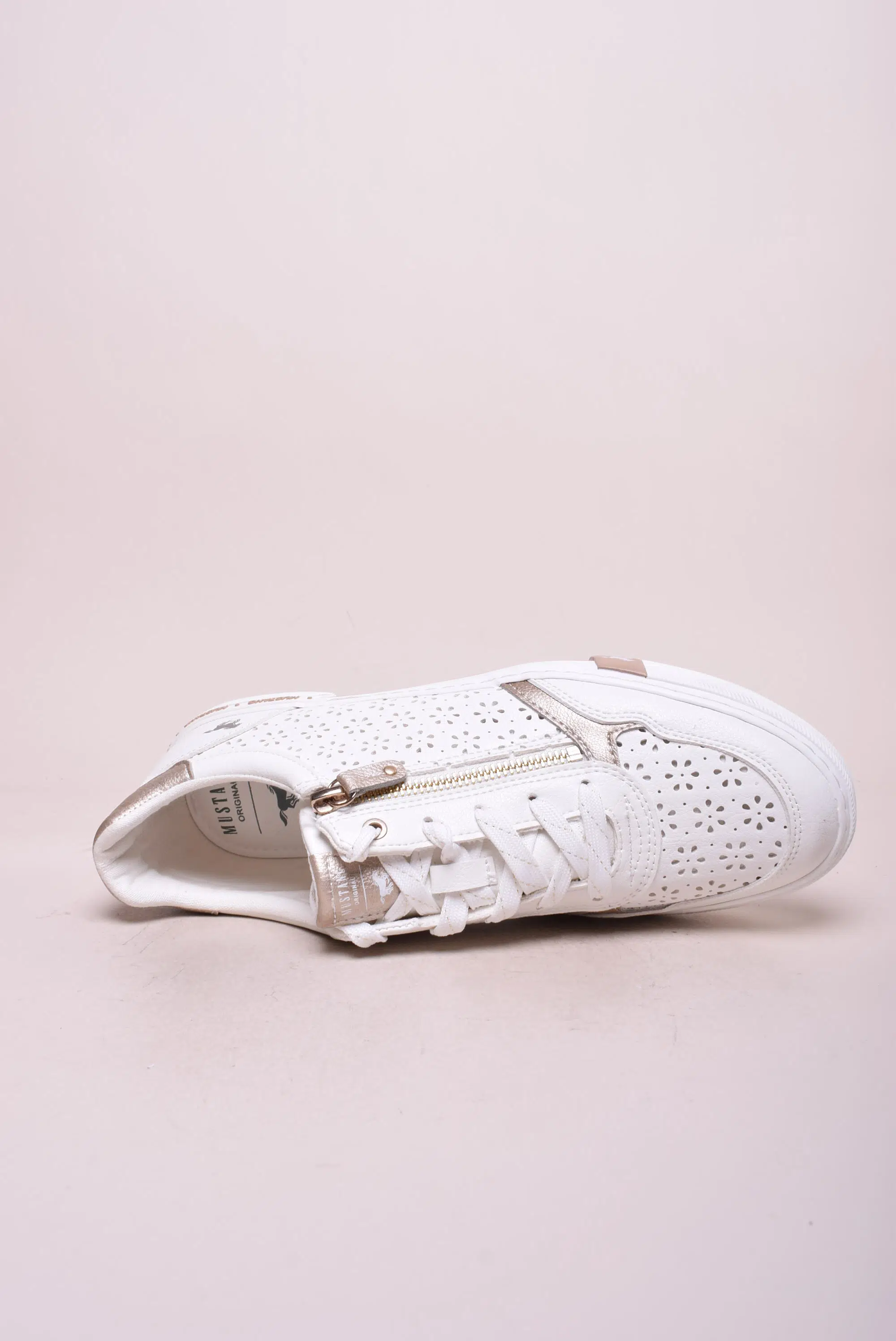 Sneakers dama perforati [4]