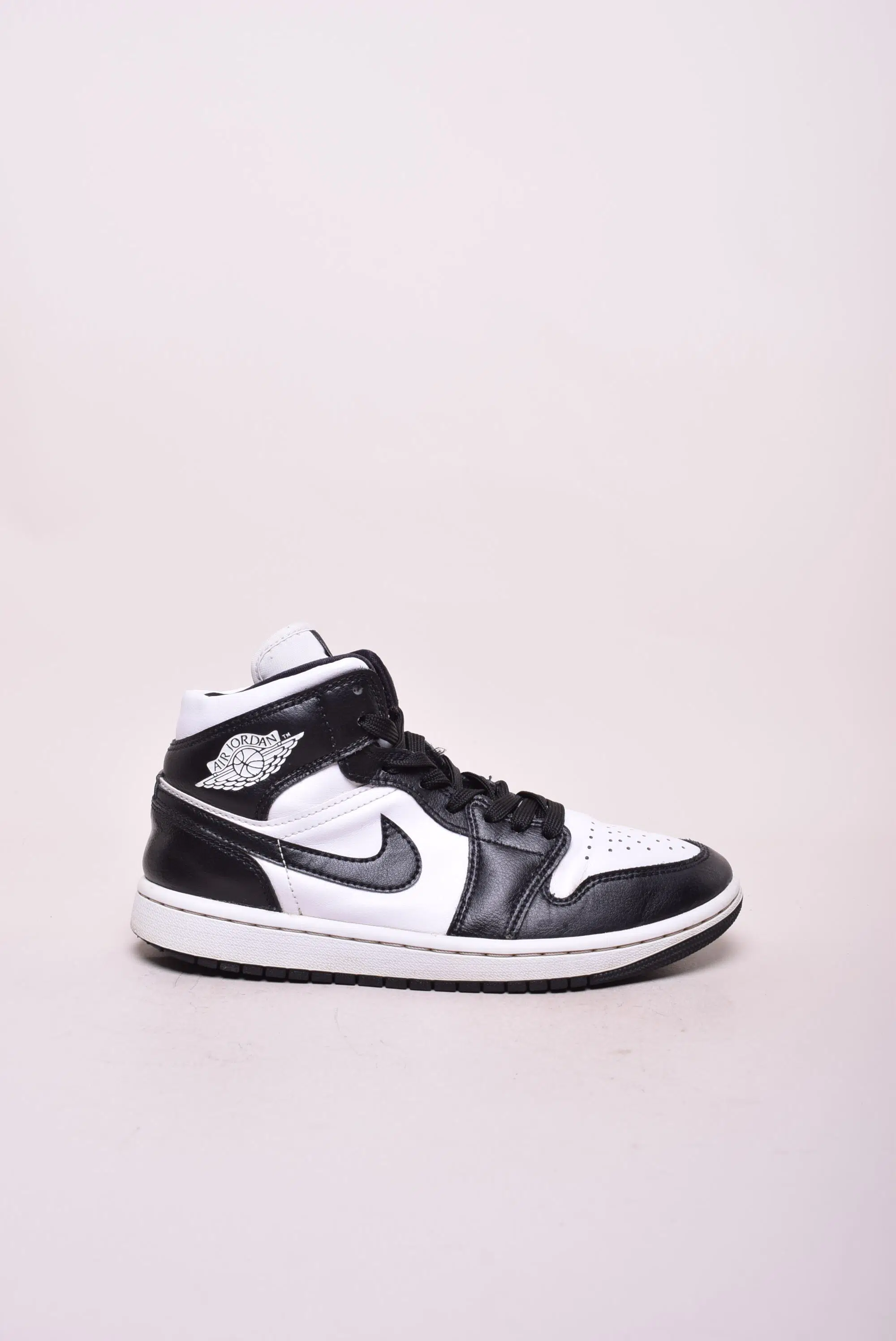 Adidasi unisex Air Jordan 1 Mid