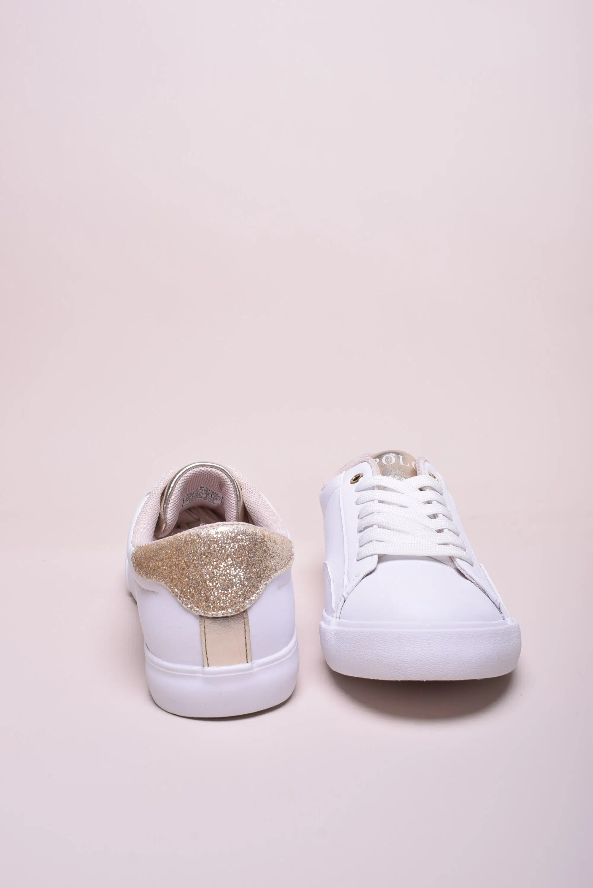 Tenisi dama Theron V [3]