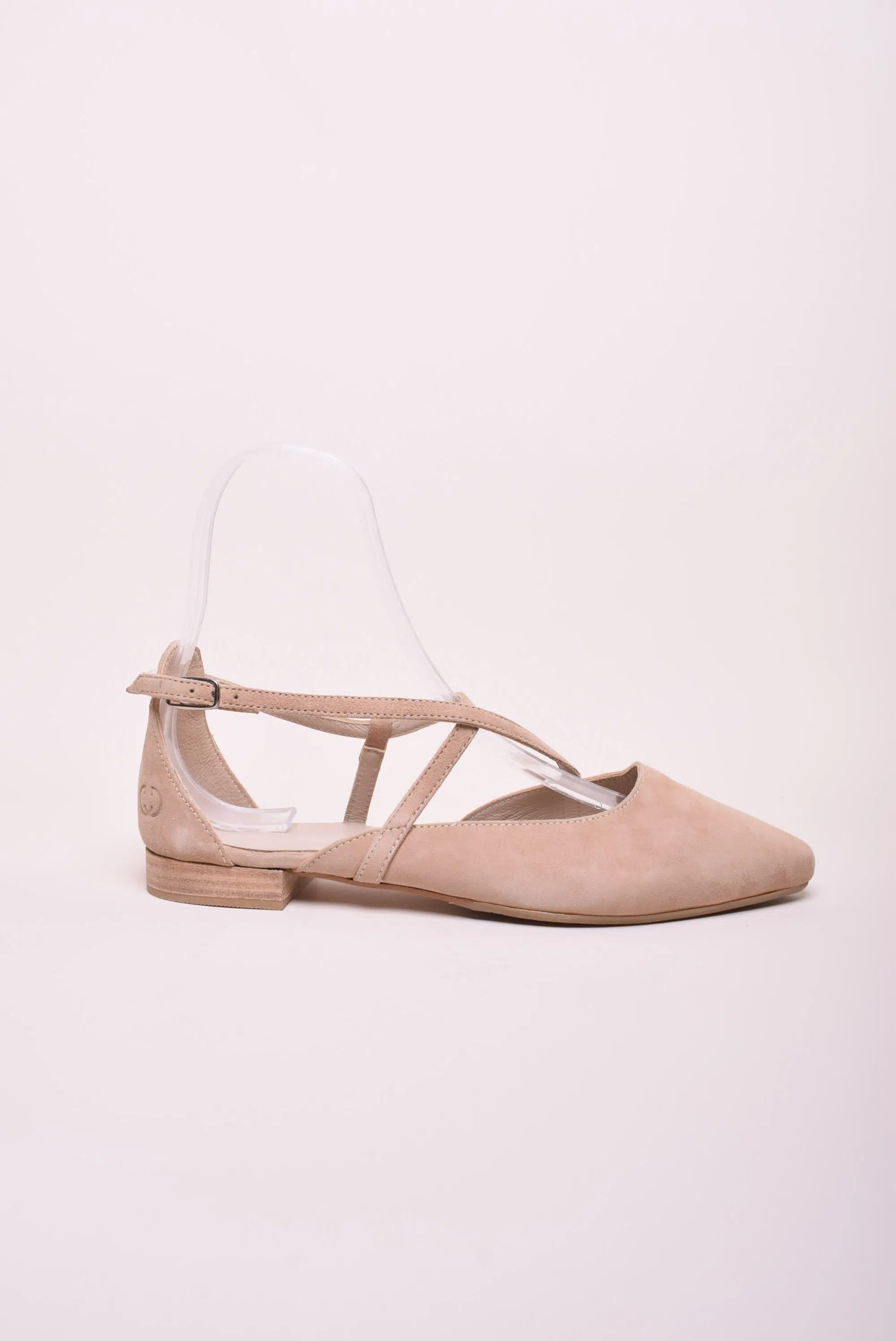 Balerini dama decupati [0]