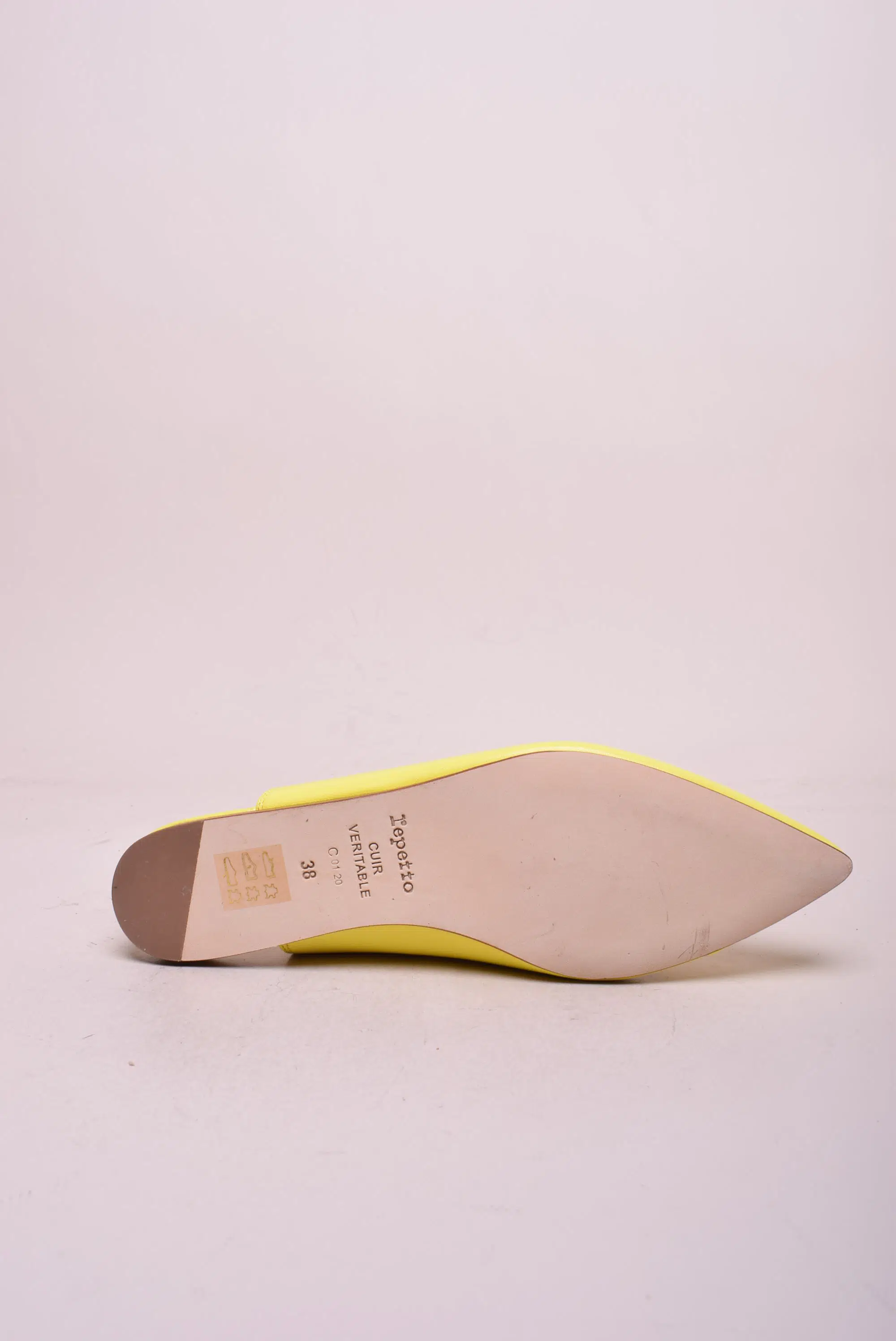 Balerini dama decupati in spate [1]