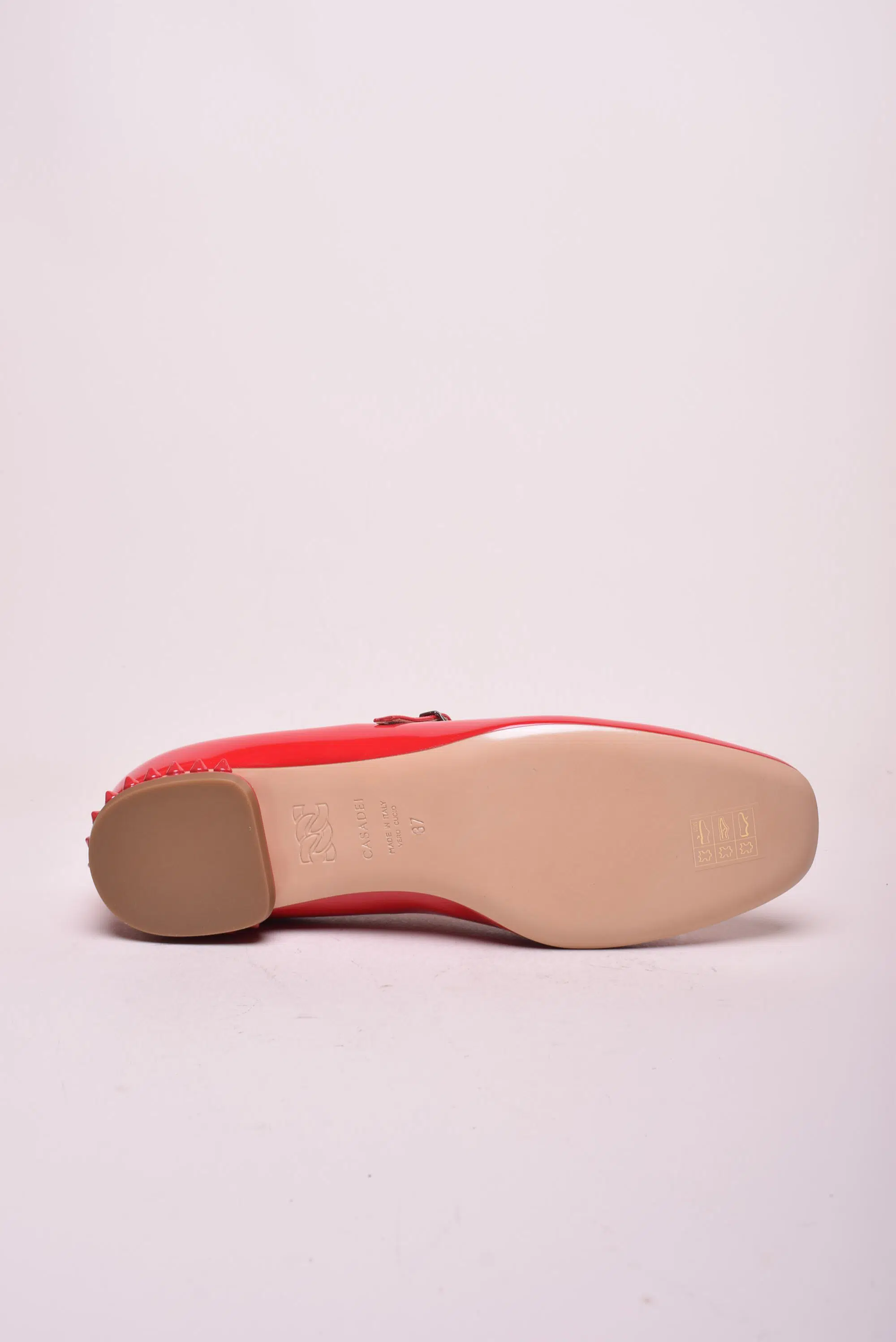 Balerini dama Galaxy Tiffany Rock [1]