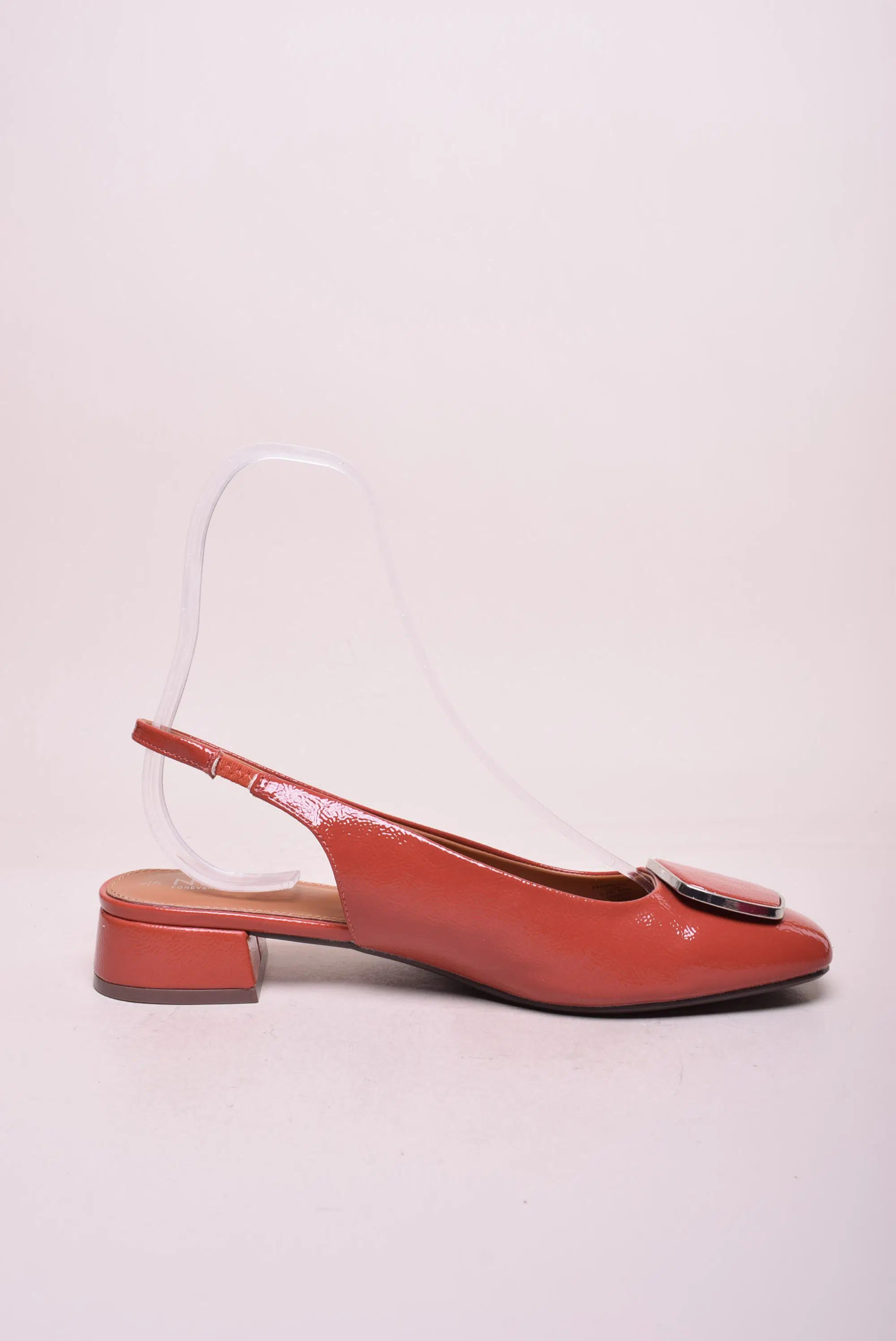 Balerini dama lacuiti, decupati in spate [3]