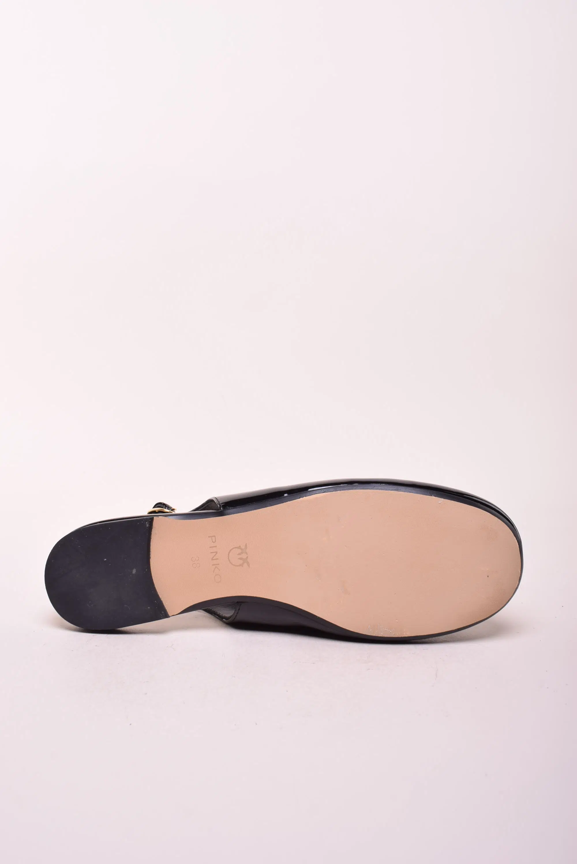 Balerini dama lacuiti, Maggy [1]