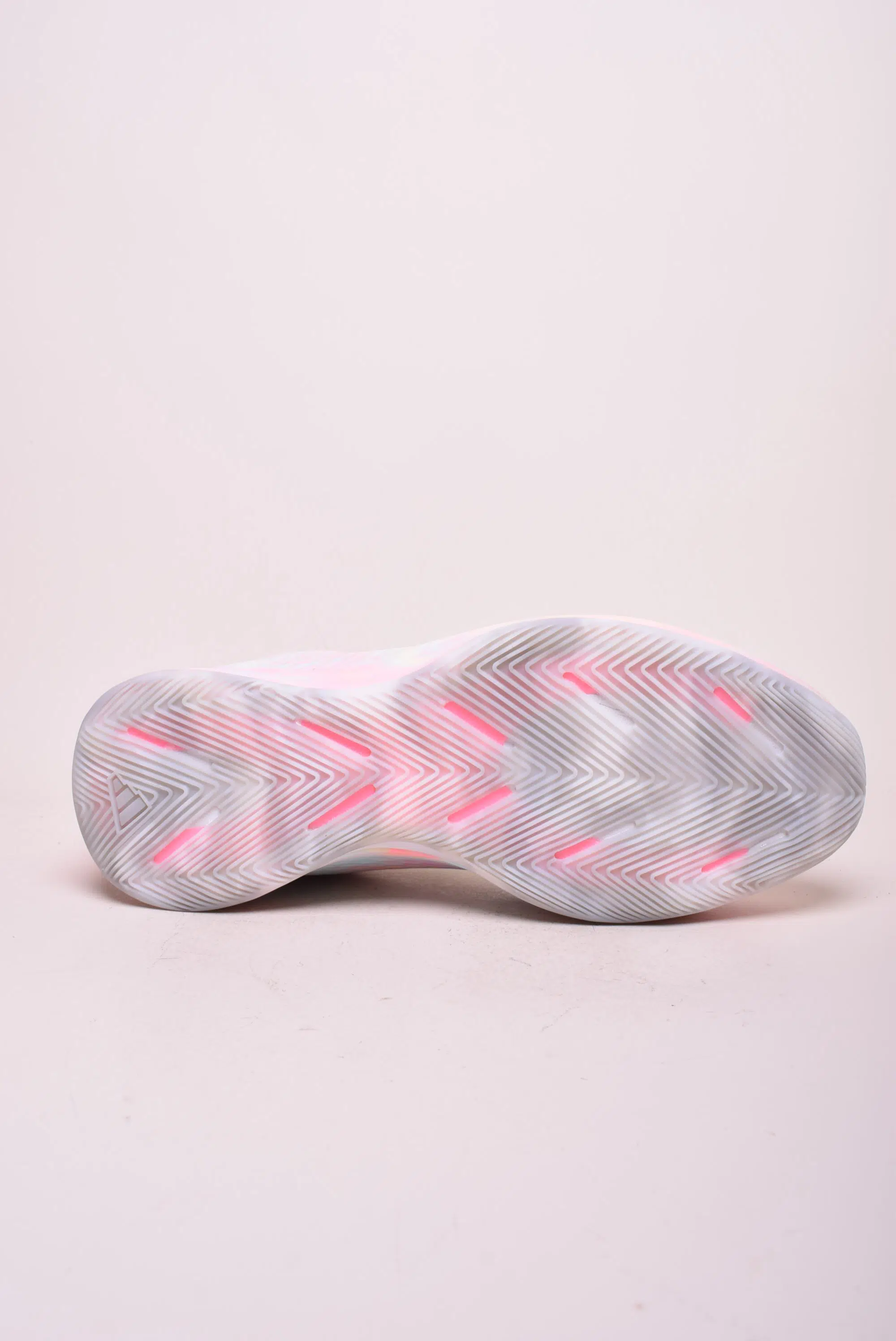 Bascheti barbati Anthony Edwards 1 Low [1]