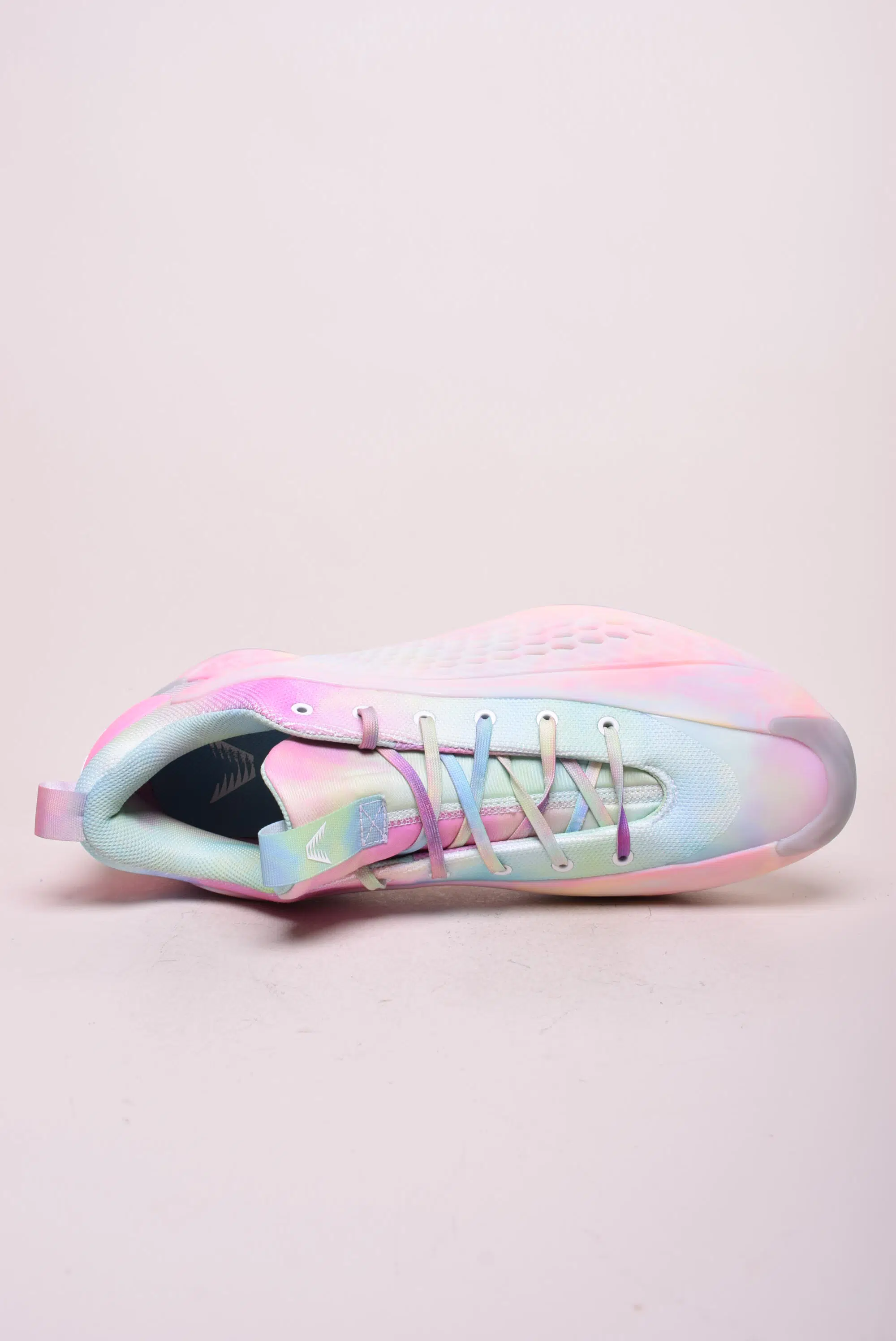 Bascheti barbati Anthony Edwards 1 Low [3]