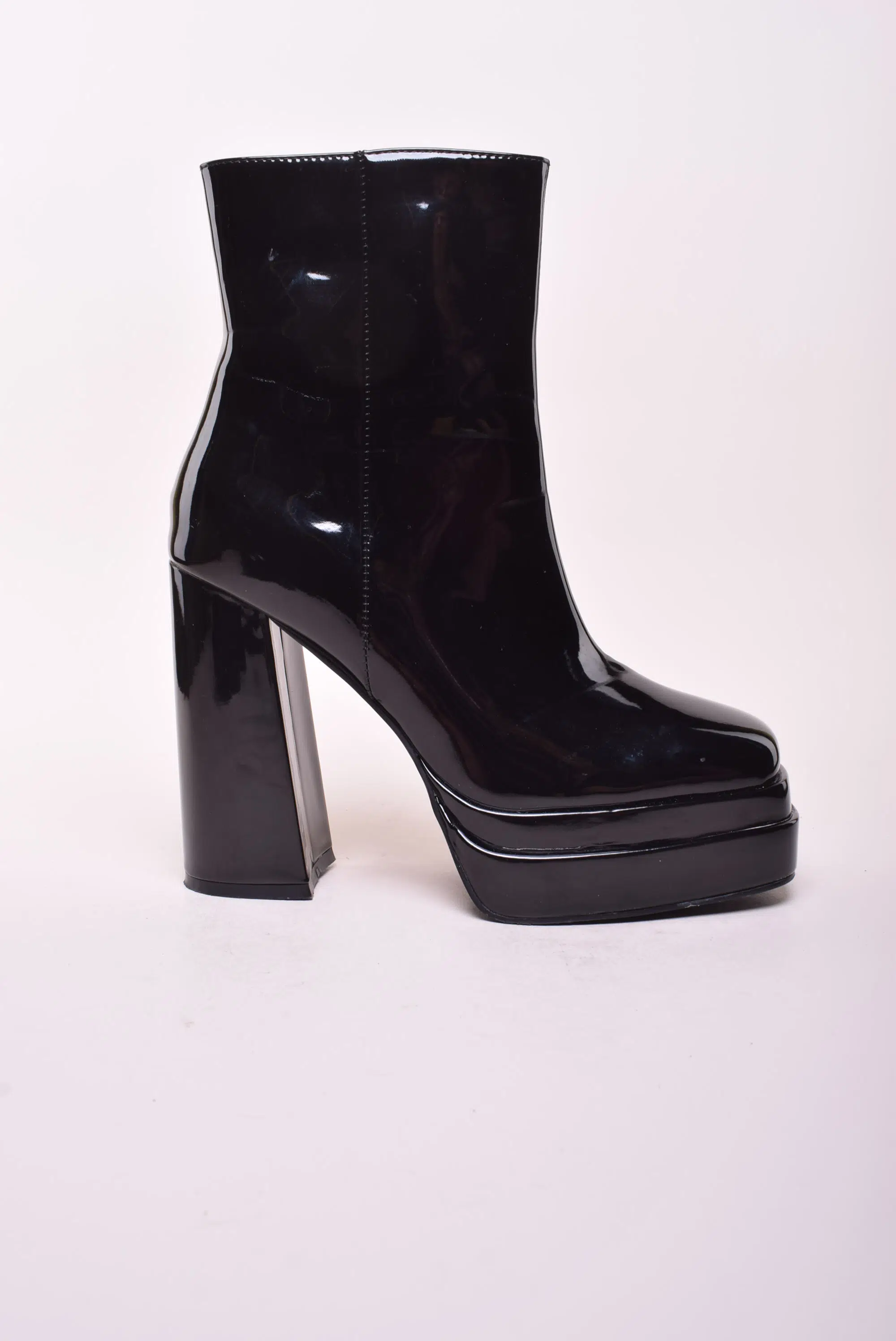 Cizme damă - Cizme dama cu platforma, lacuite