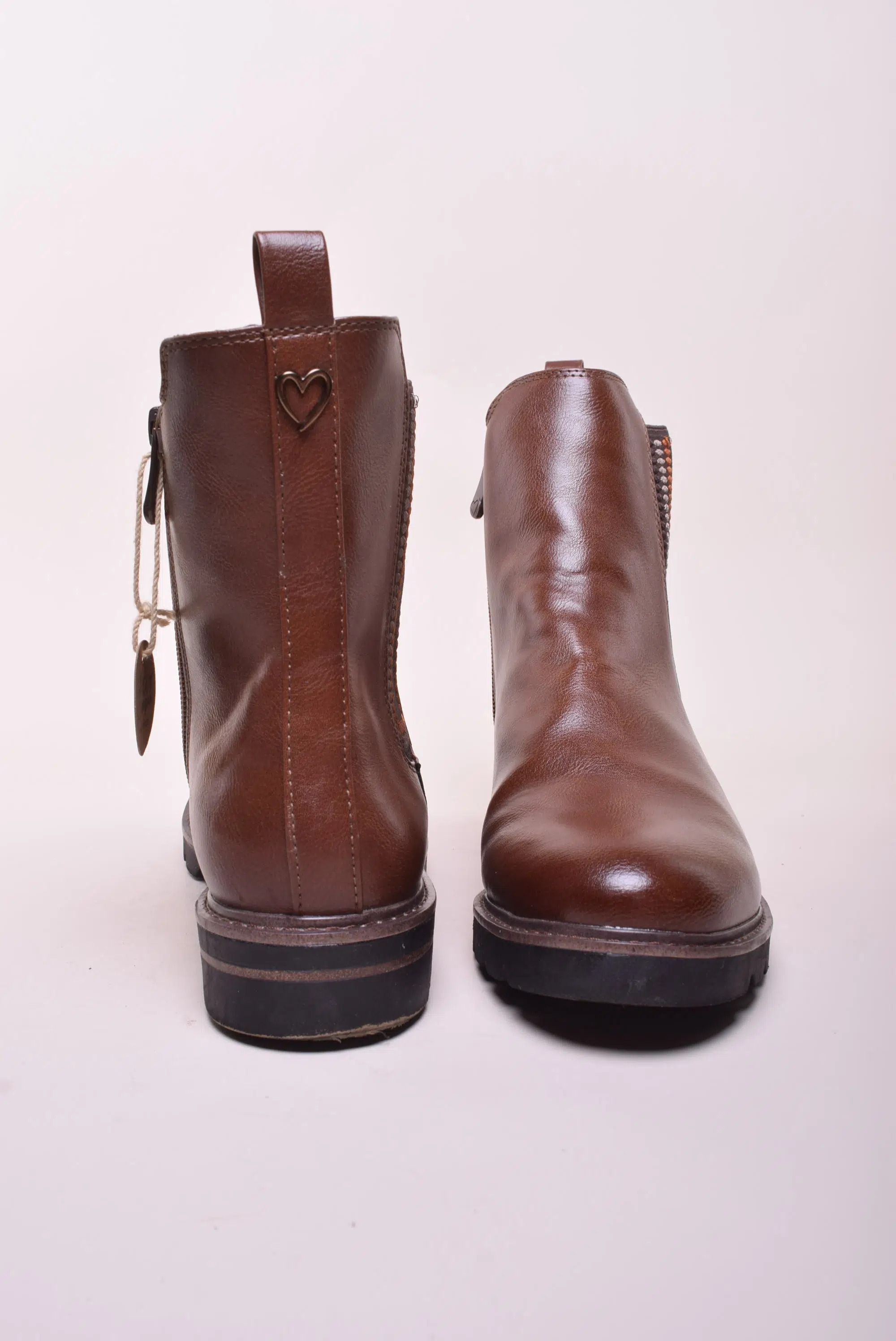 Ghete dama Vegan, captusite [2]