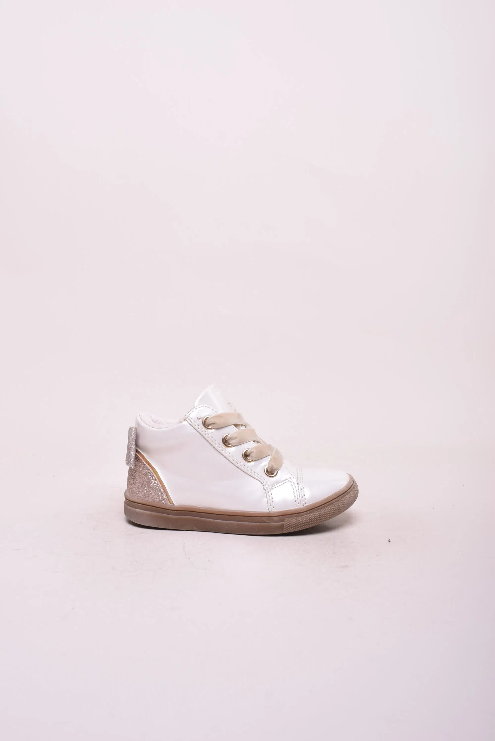 Second Hand - Ghete fete captusite, cu fundita