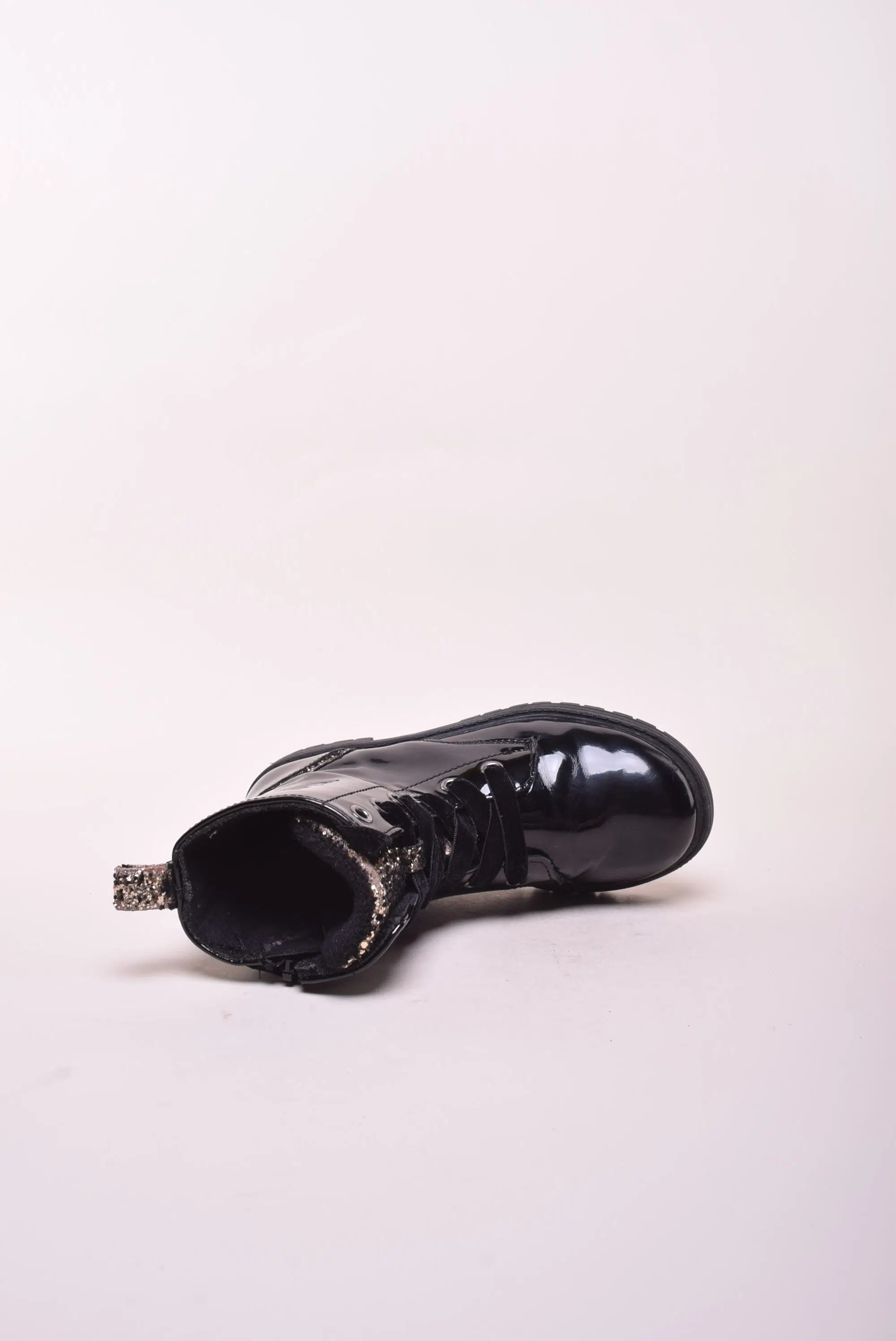 Ghete fete lacuite, captusite [3]