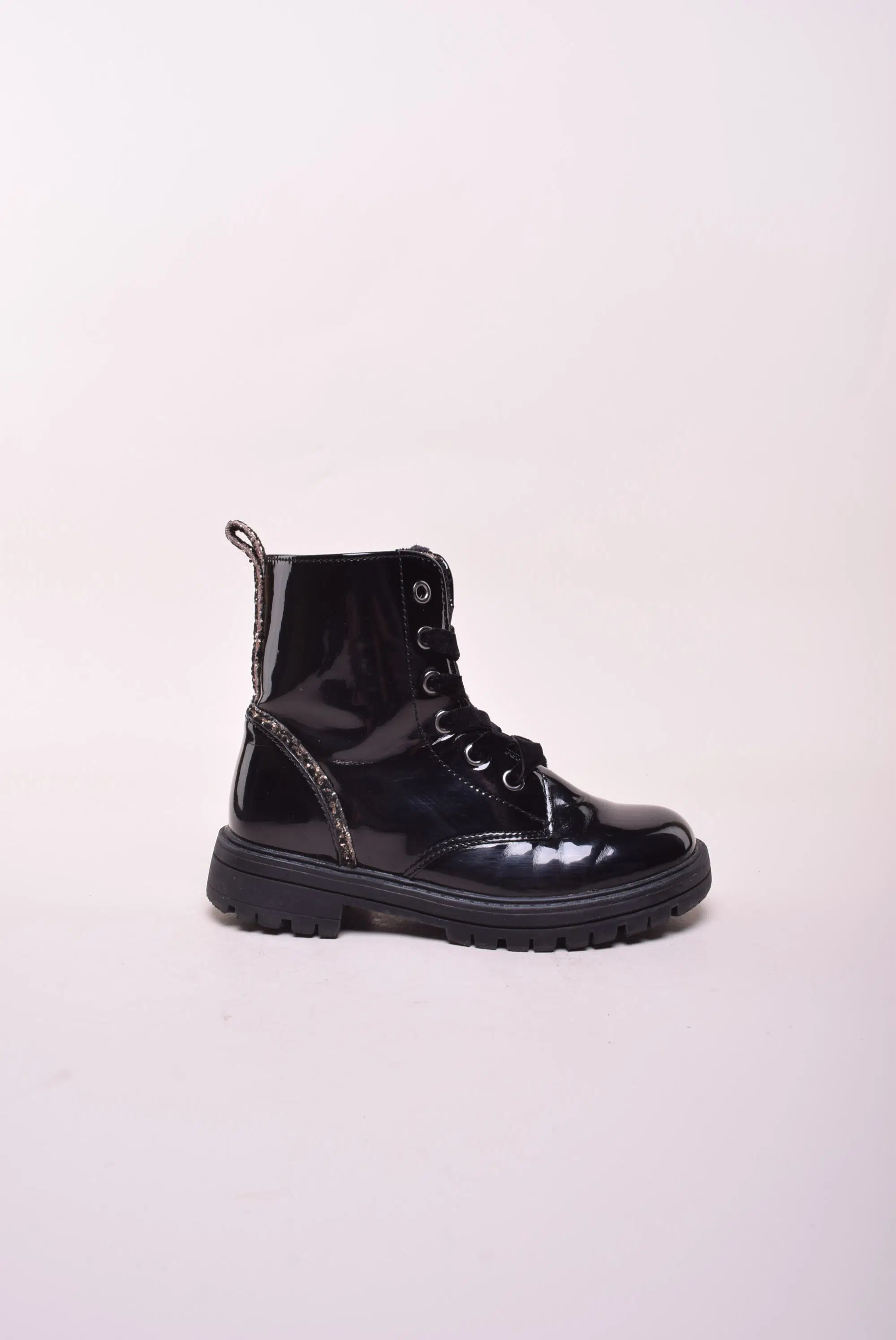 Ghete fete lacuite, captusite [0]