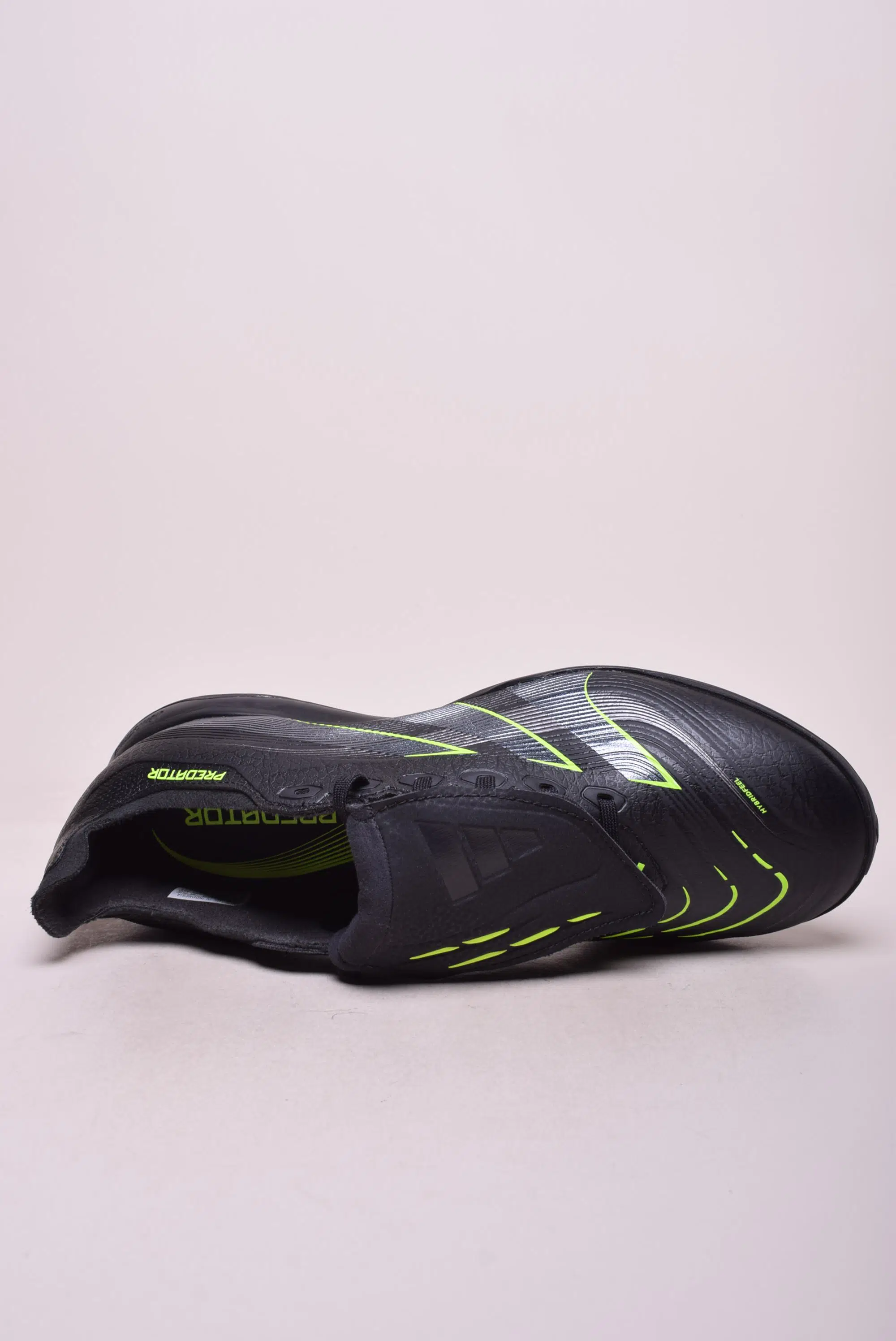 Ghete fotbal barbati Predator [3]
