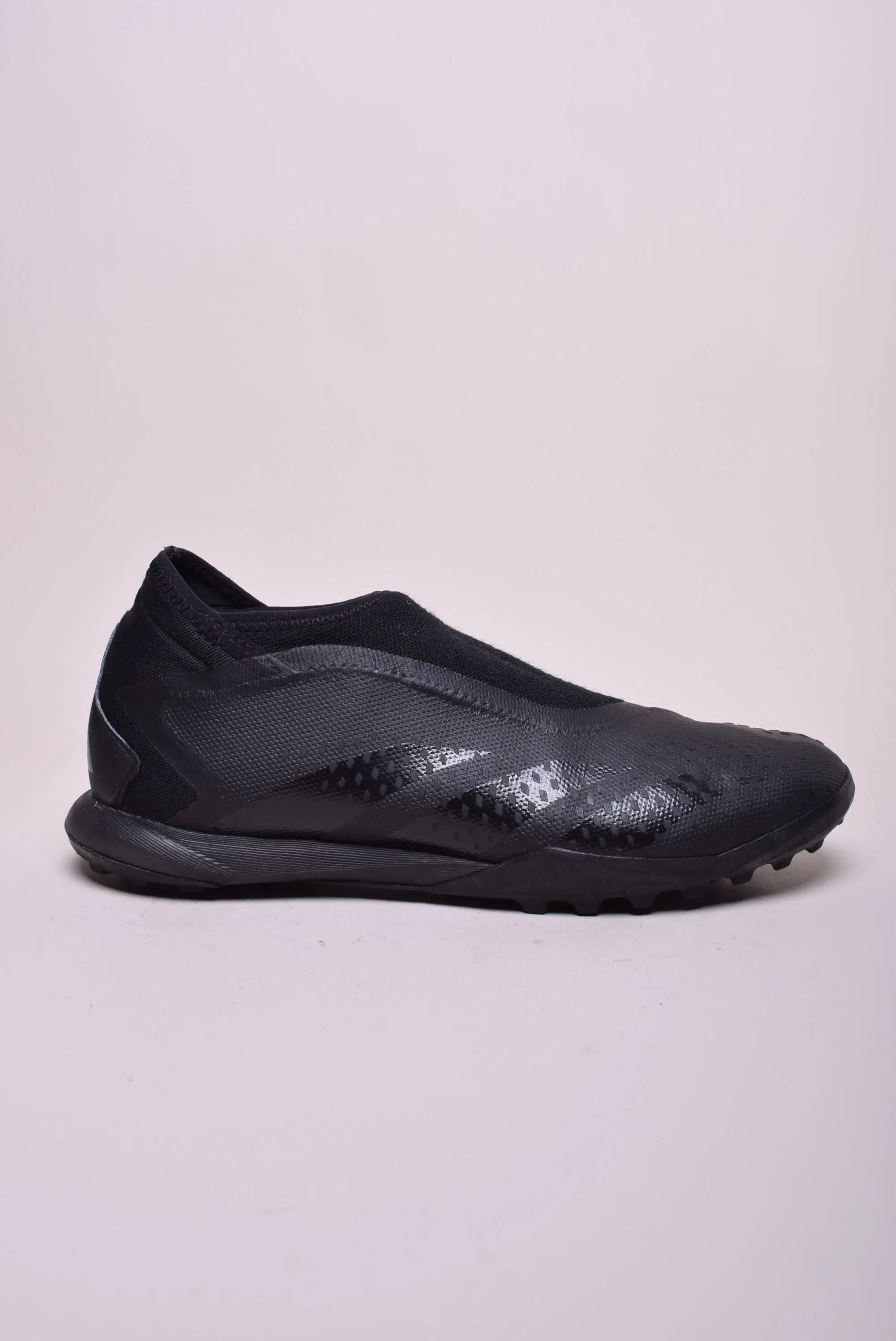 Ghete fotbal barbati Predator Accuracy 3 Laceless [0]