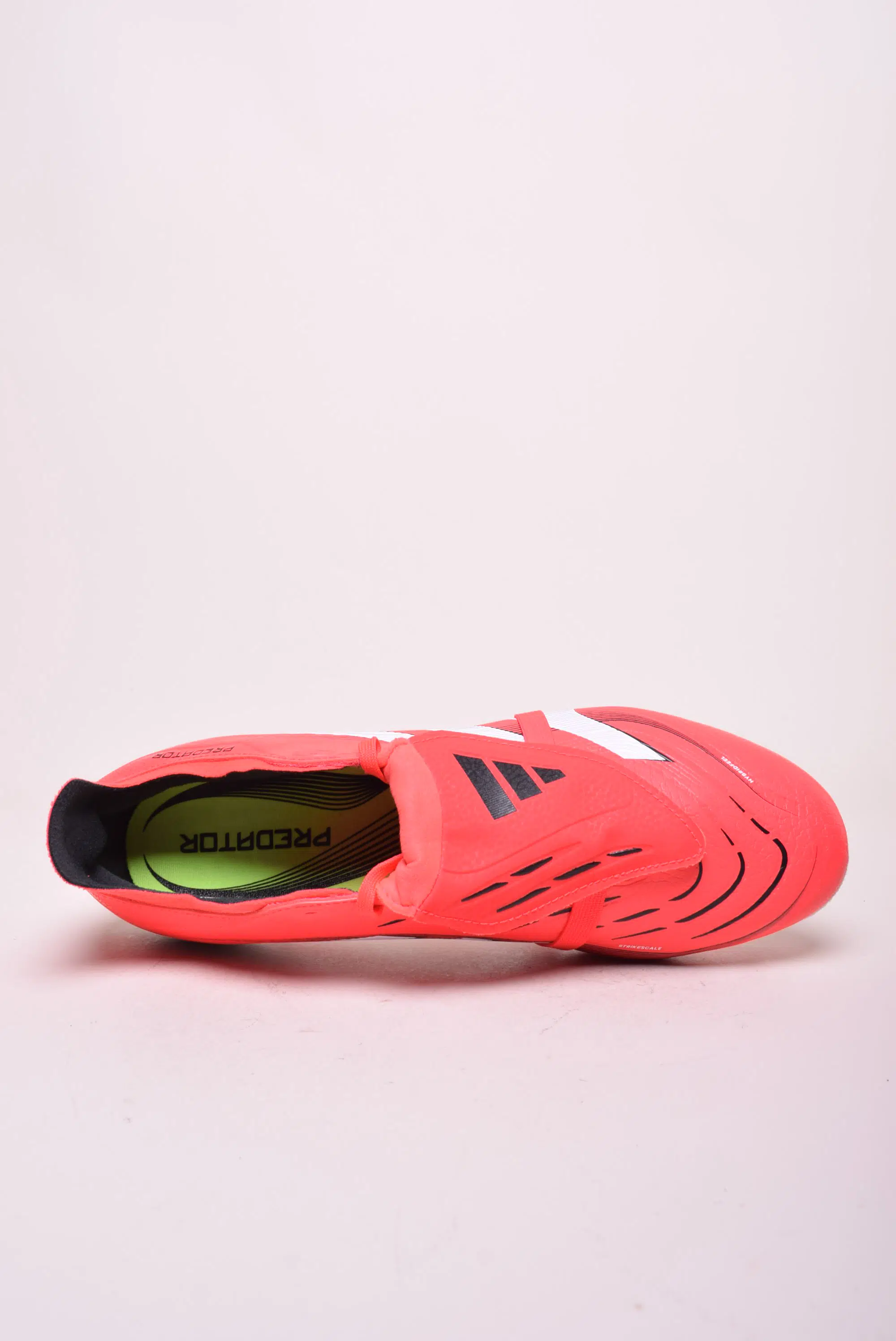 Ghete fotbal barbati Predator League FT FG/MG [3]