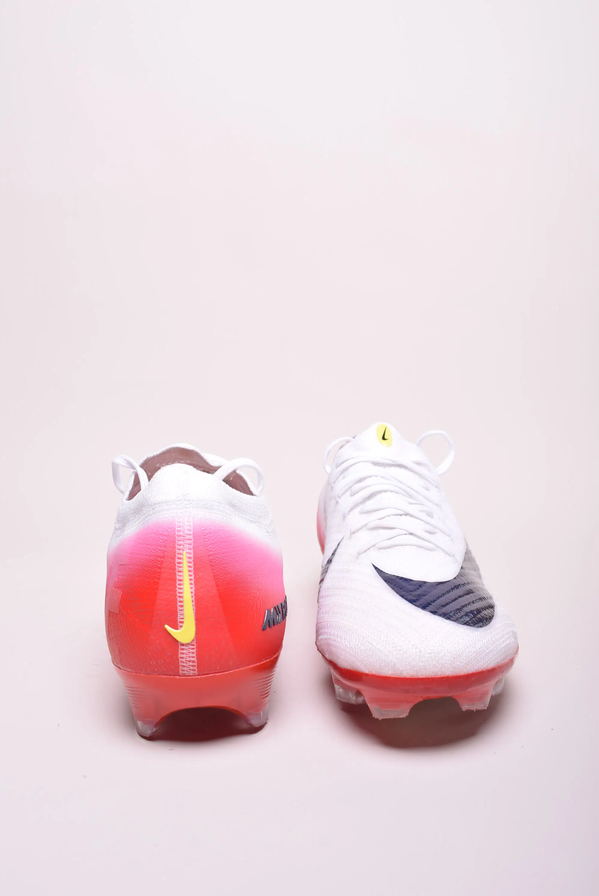 Ghete fotbal barbati ZM Vapor 16 Elite FG LV8 [2]