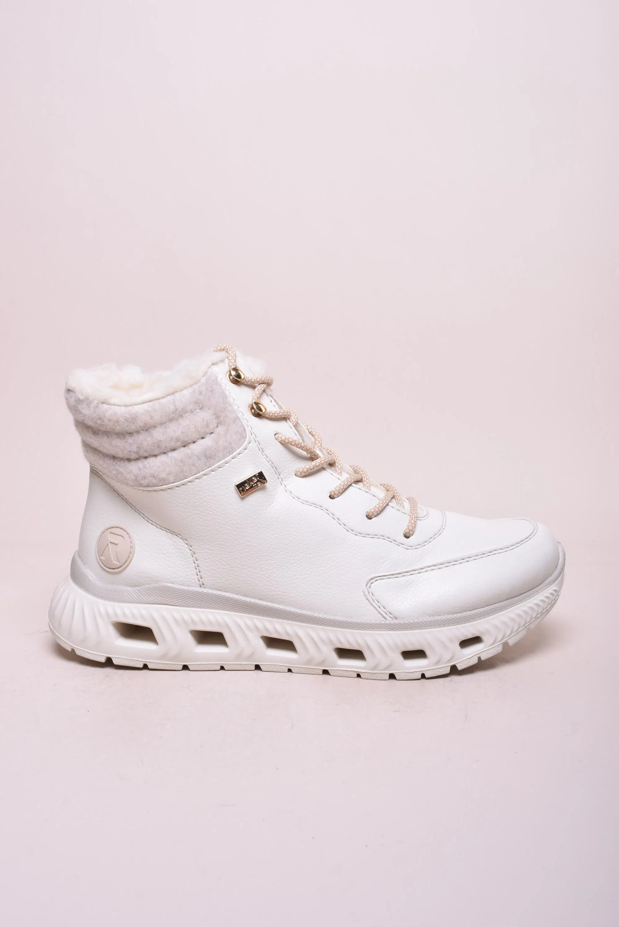 Produse încărcate recent - Ghete imblanite dama sport, impermeabile