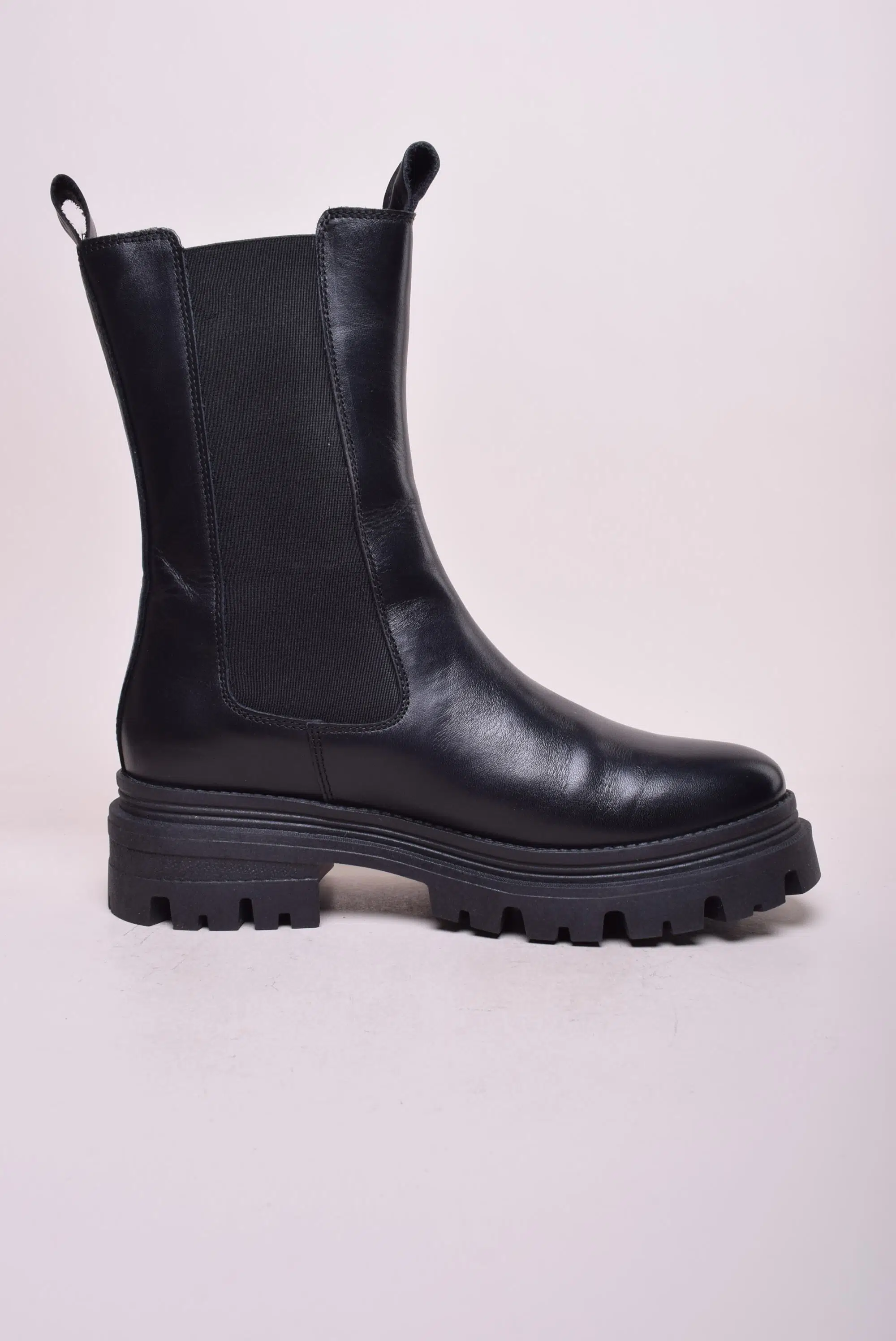 Ghete inalte dama captusite, cu platforma [3]