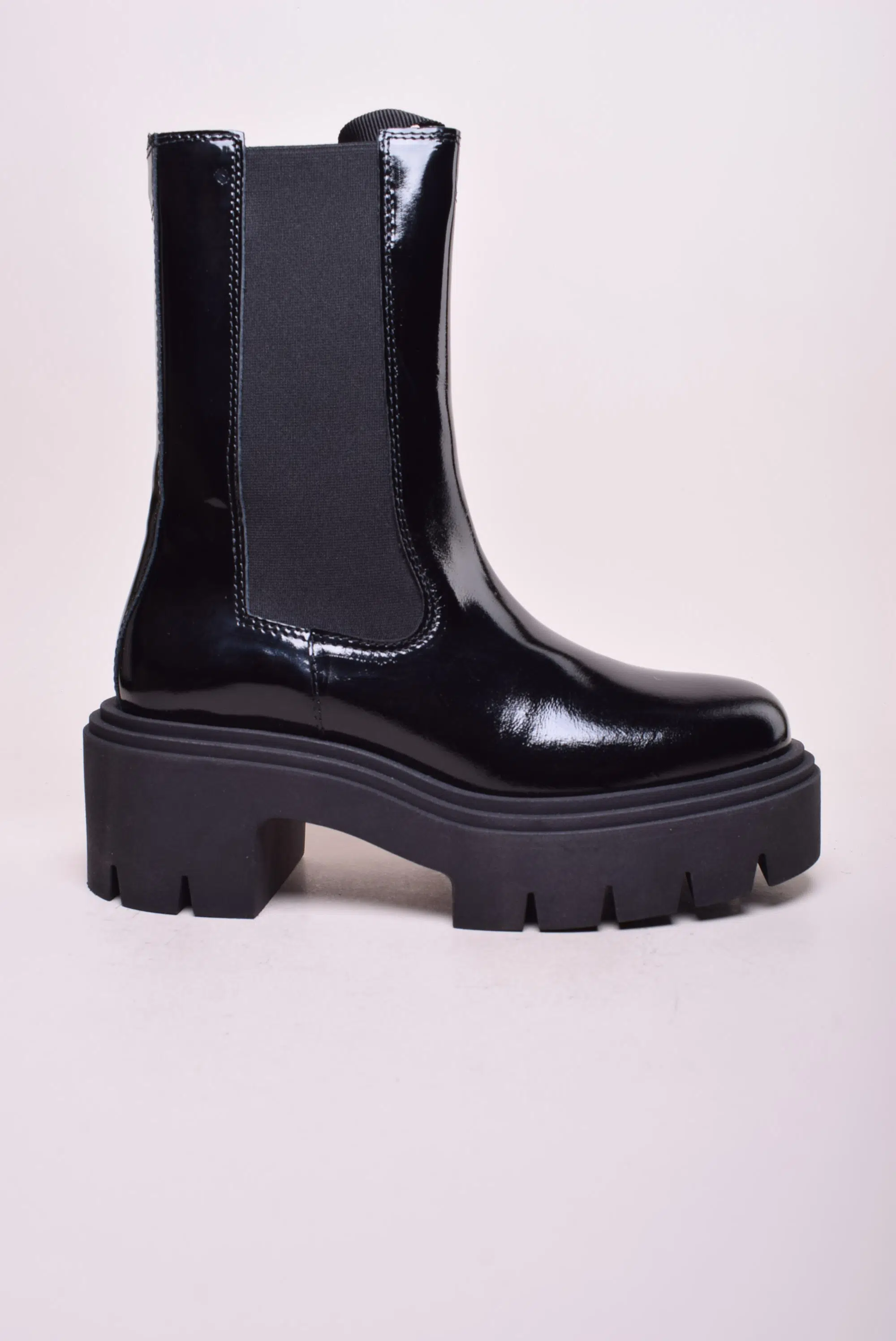 Ghete și botine damă - Ghete inalte dama lacuite, cu platforma