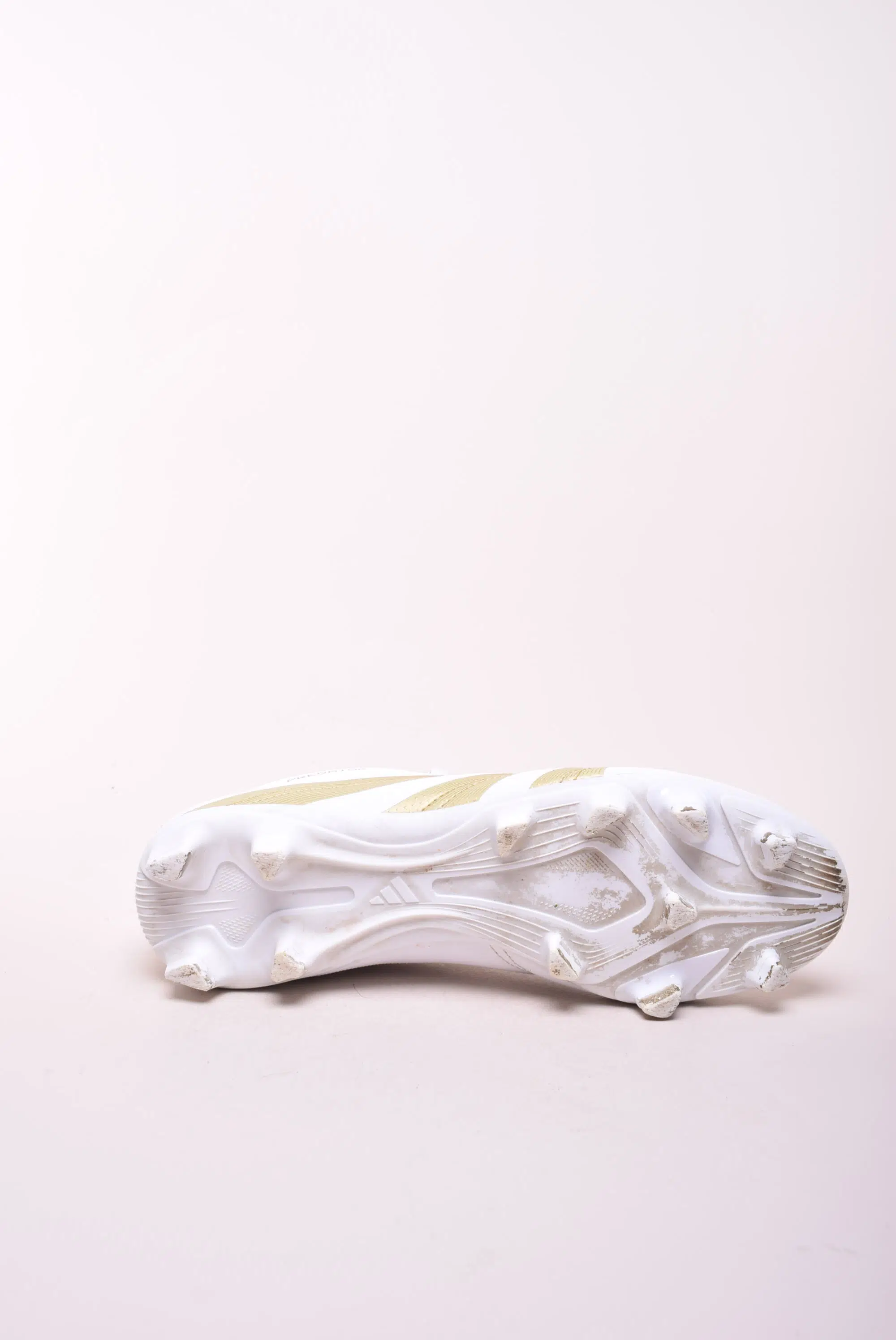 Ghete fotbal barbati Predator Pro Mg [1]