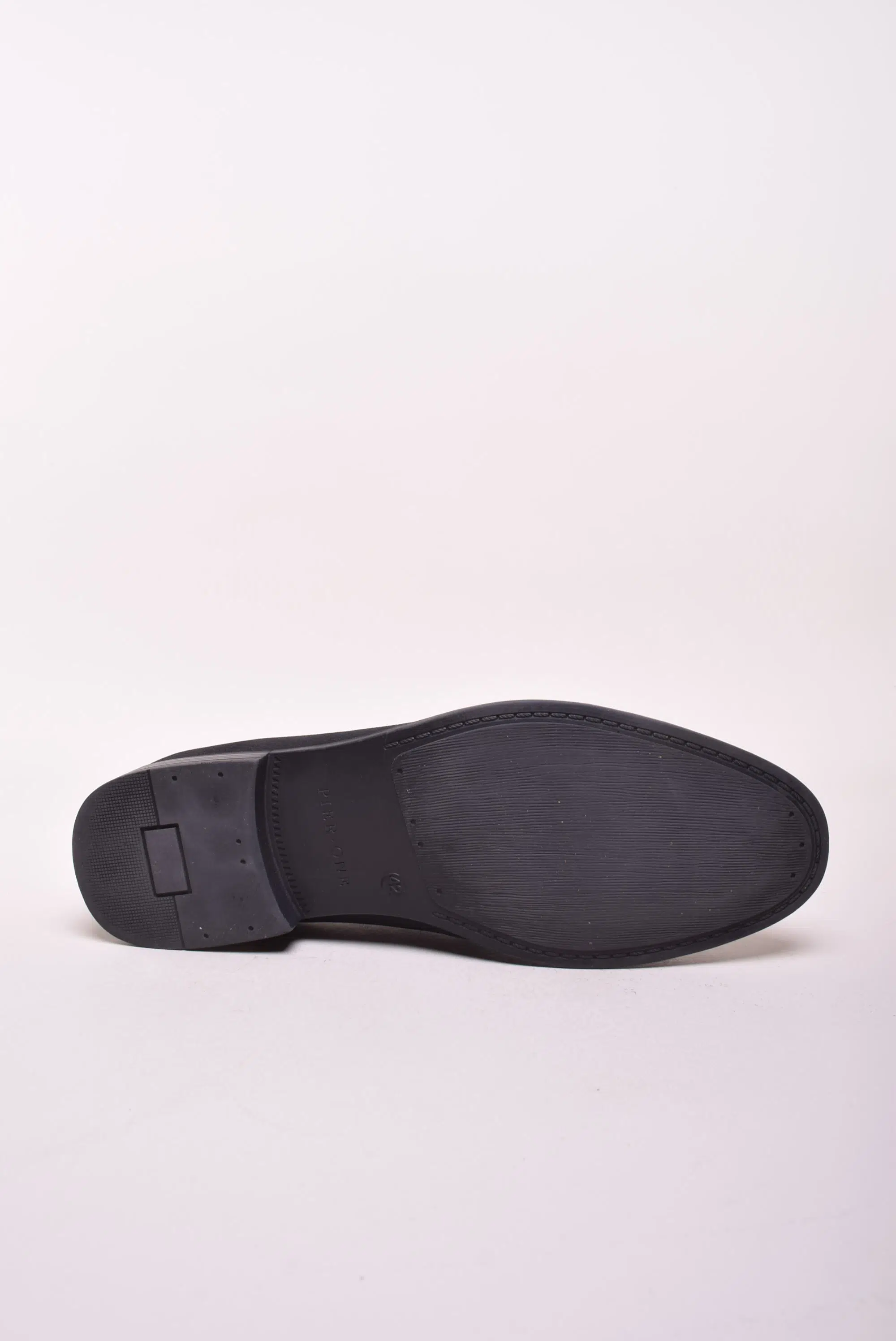 Mocasini barbati  [1]