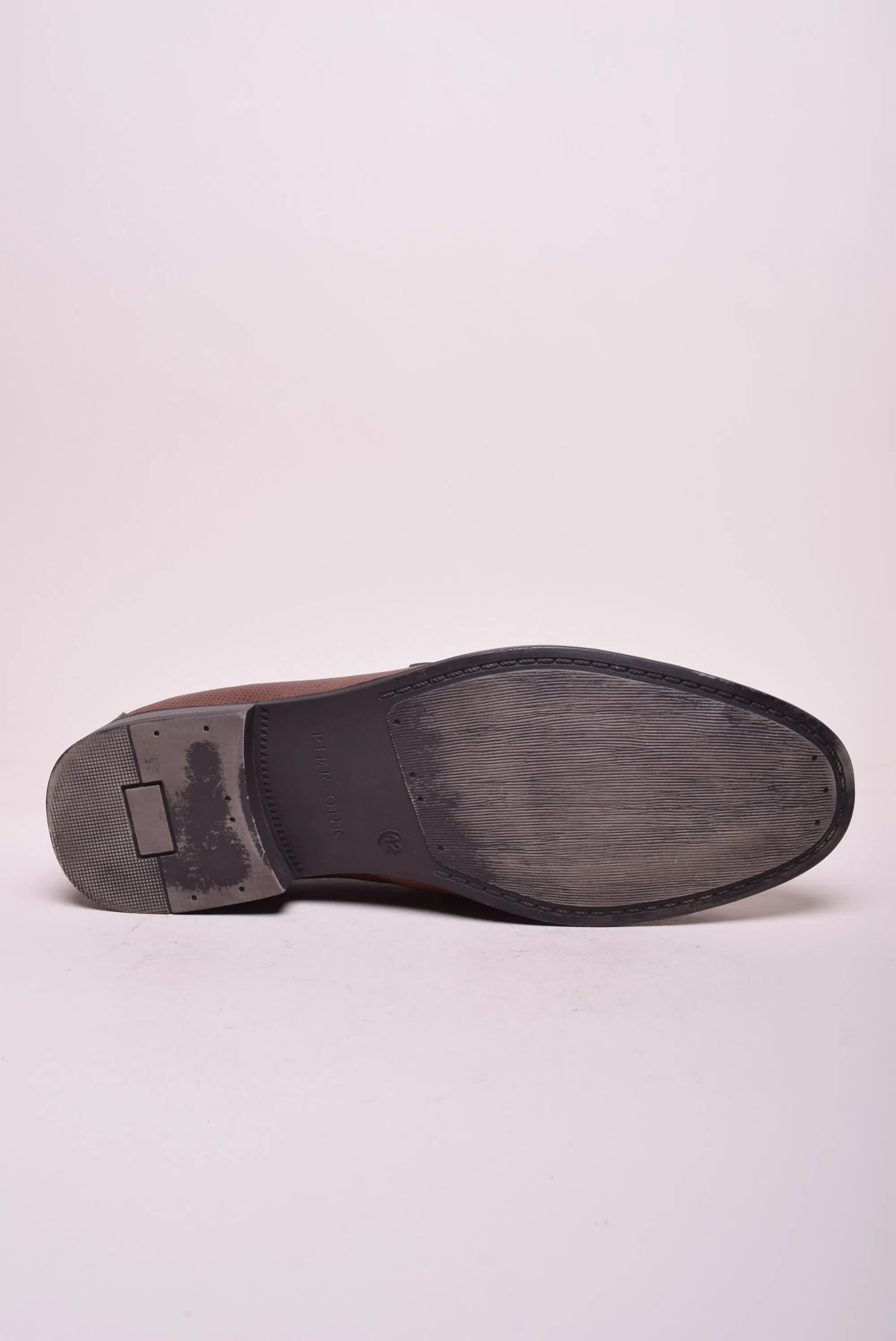 Mocasini barbati  [1]