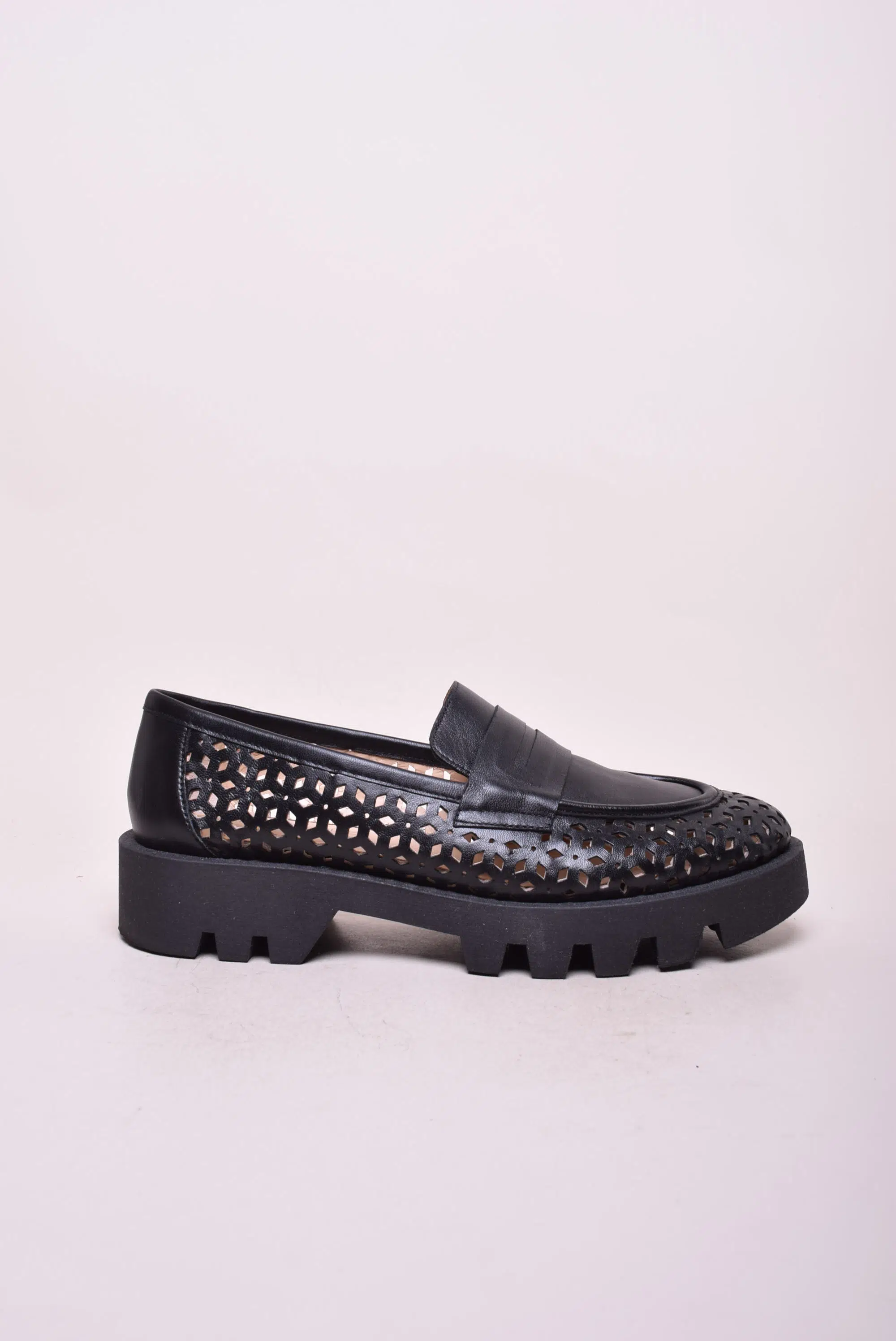 Mocasini dama cu platforma, perforati