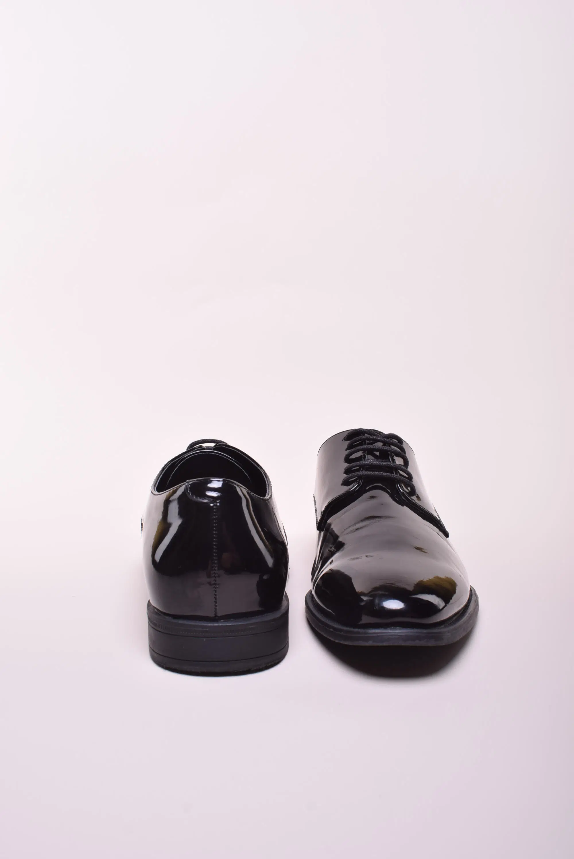 Pantofi barbati lacuiti [2]