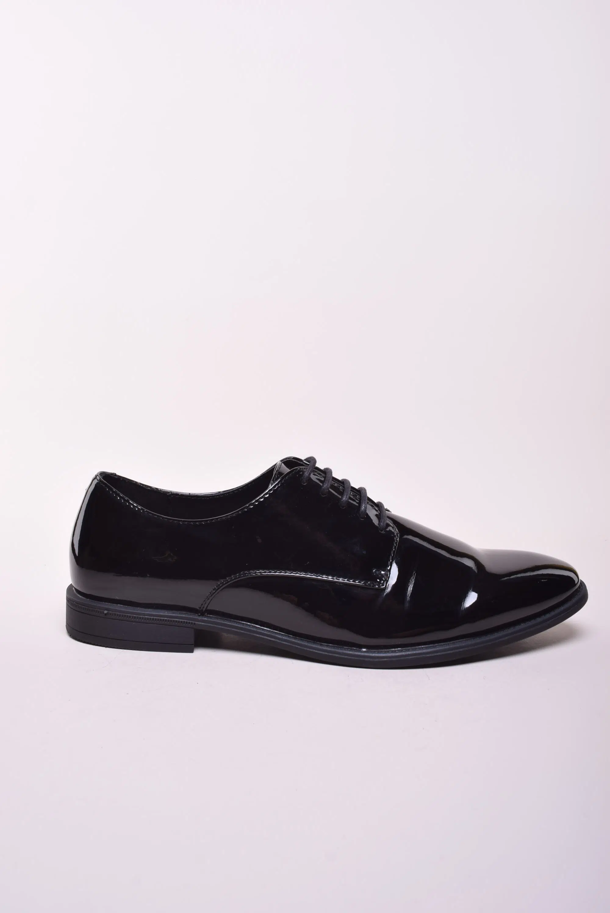 Pantofi barbati lacuiti [0]