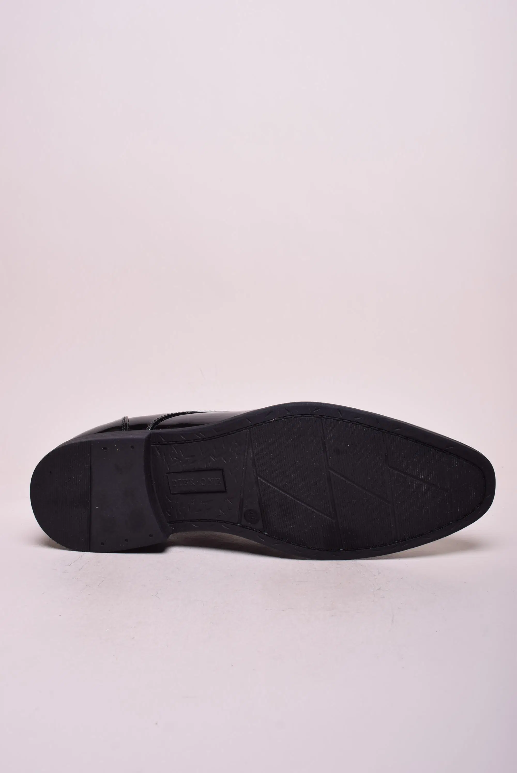 Pantofi barbati lacuiti [1]