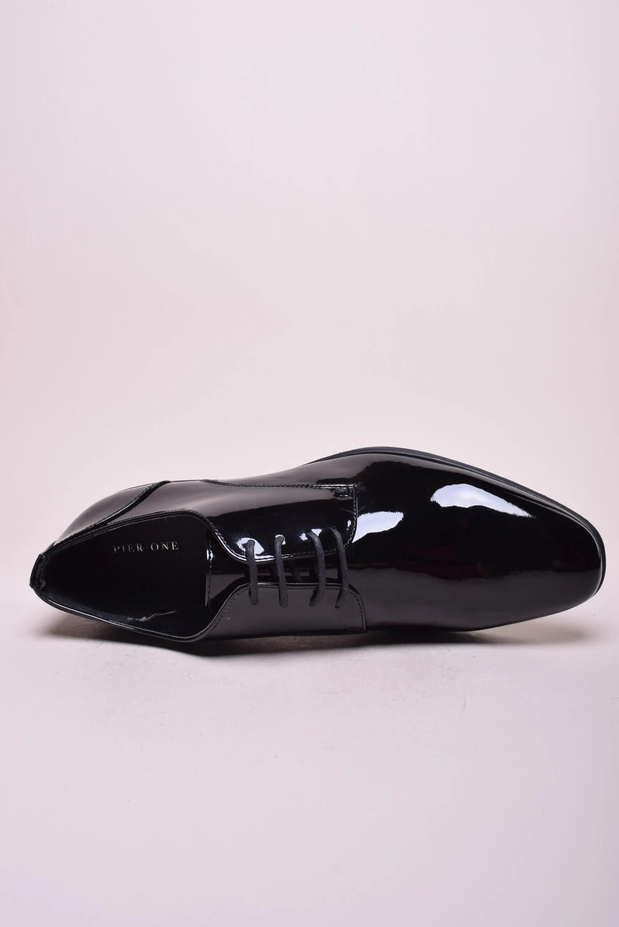 Pantofi barbati lacuiti [3]