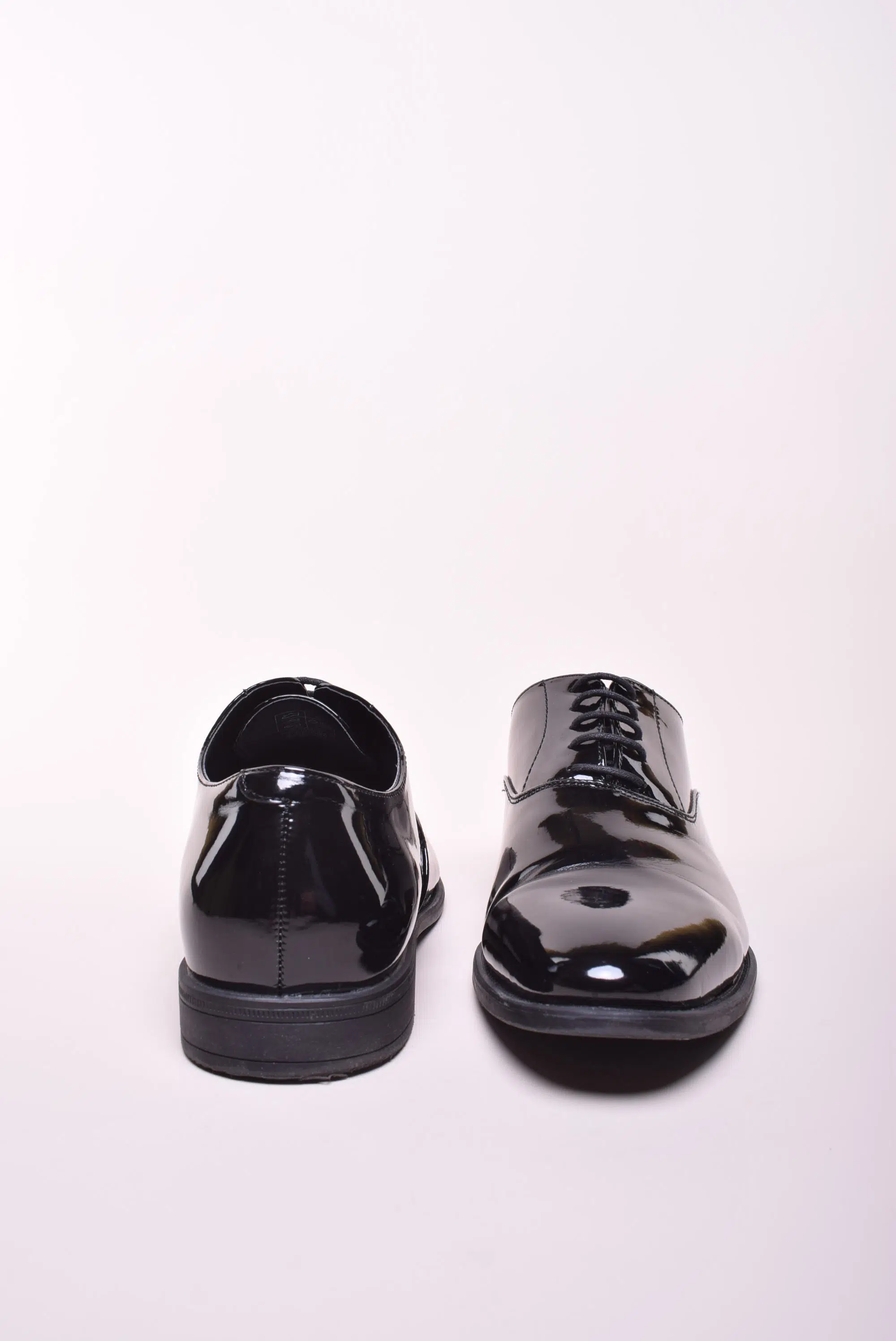 Pantofi barbati lacuiti [2]